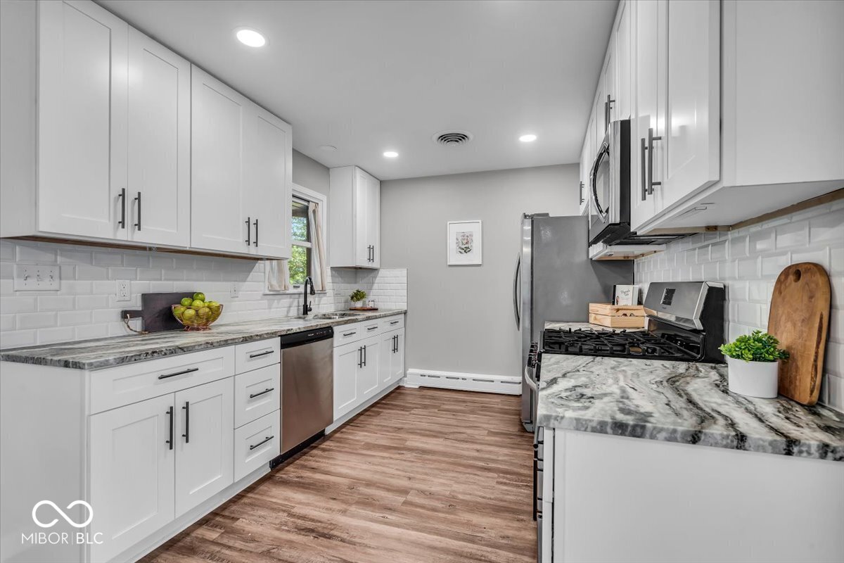 5850 E 54th Place