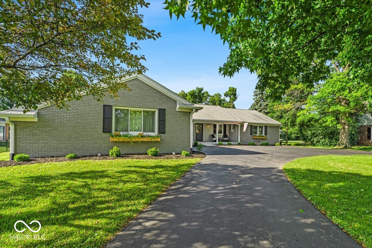 5850 E 54th Place