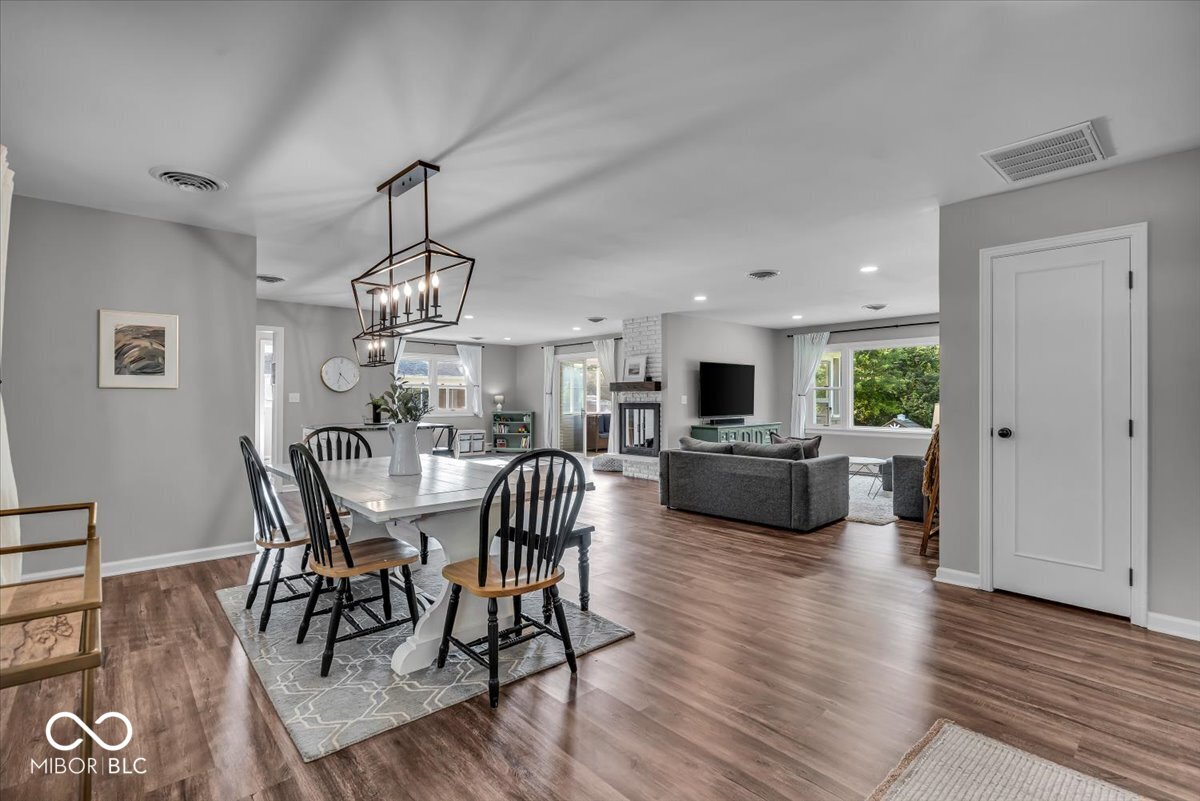 5850 E 54th Place