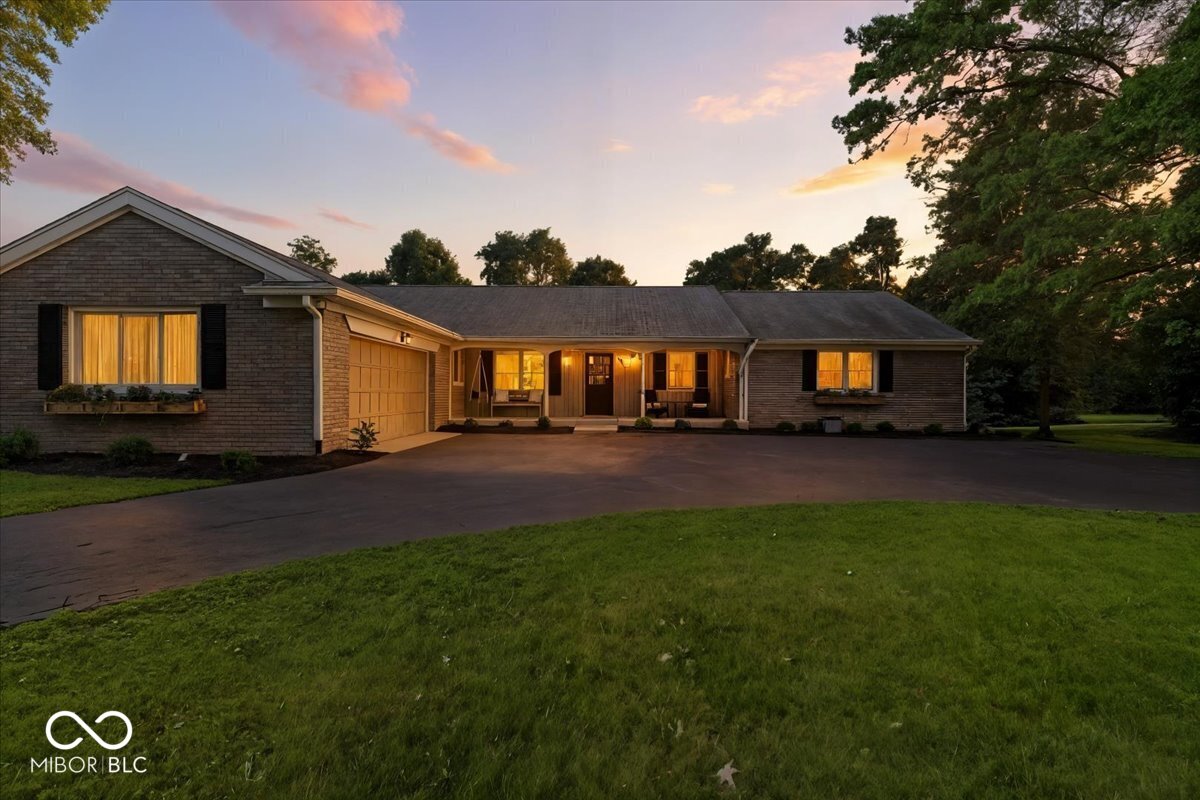 5850 E 54th Place