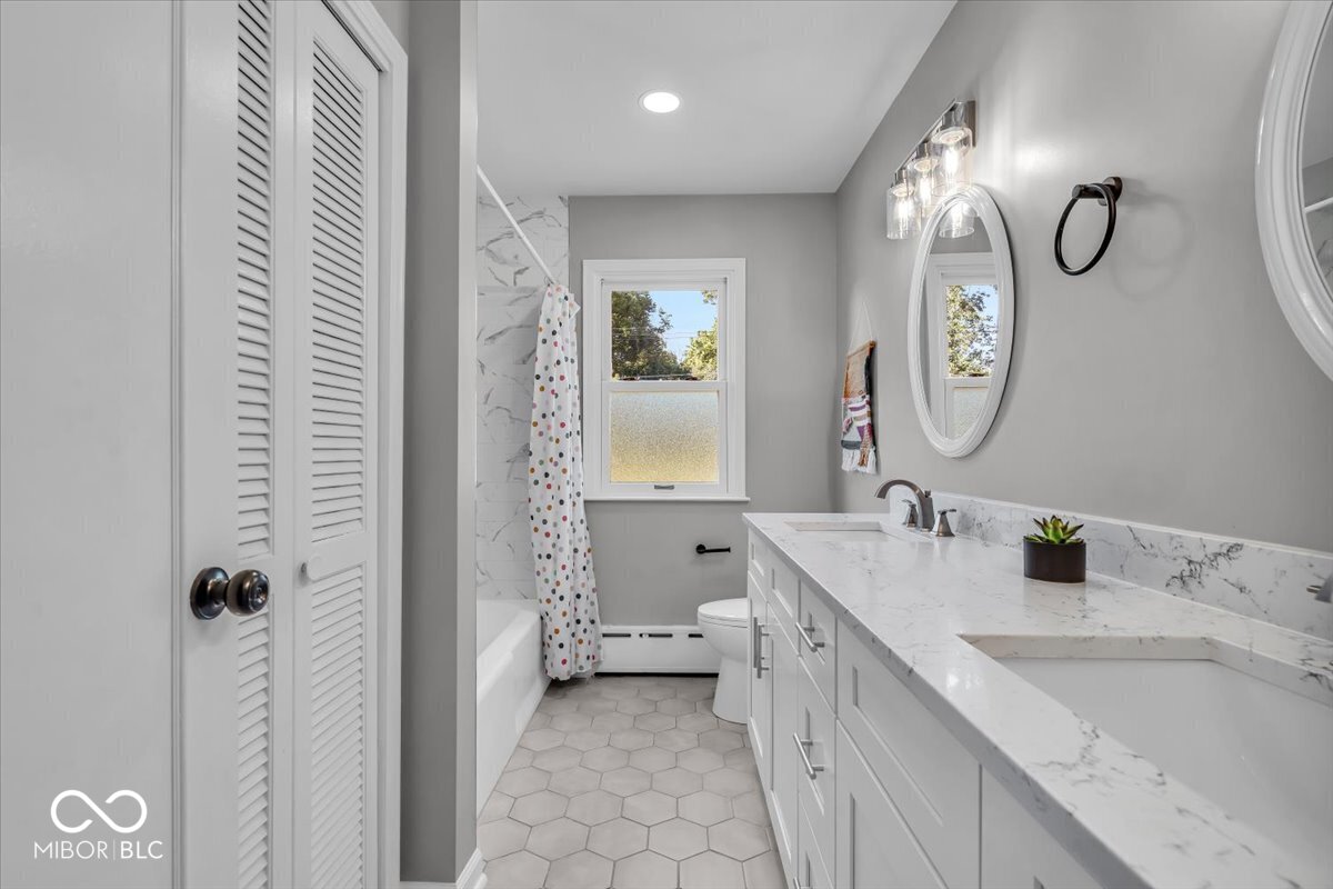 5850 E 54th Place