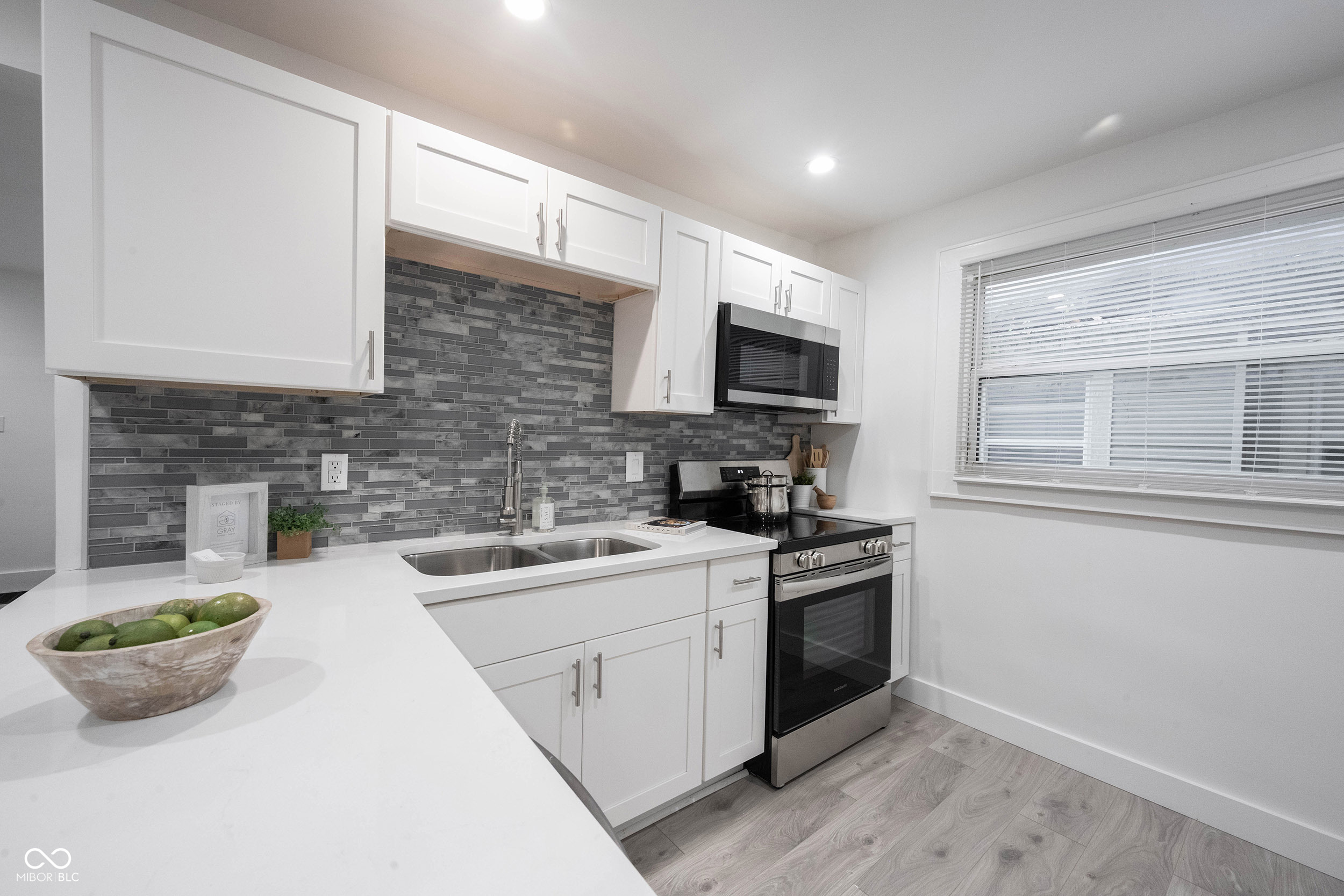 1511 E 49th Street