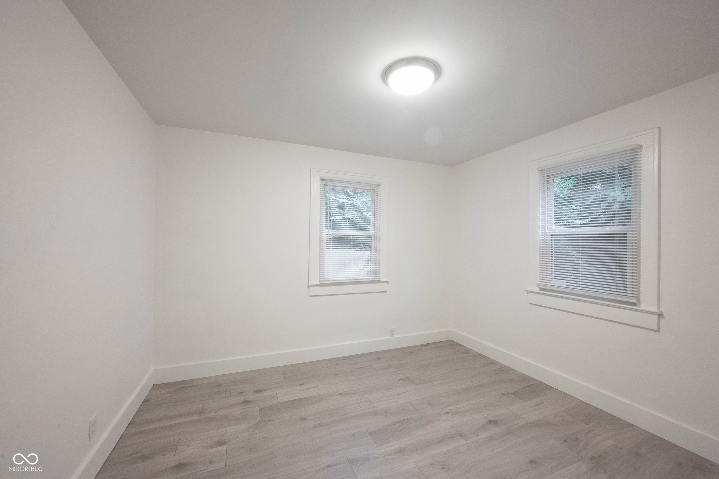 1511 E 49th Street