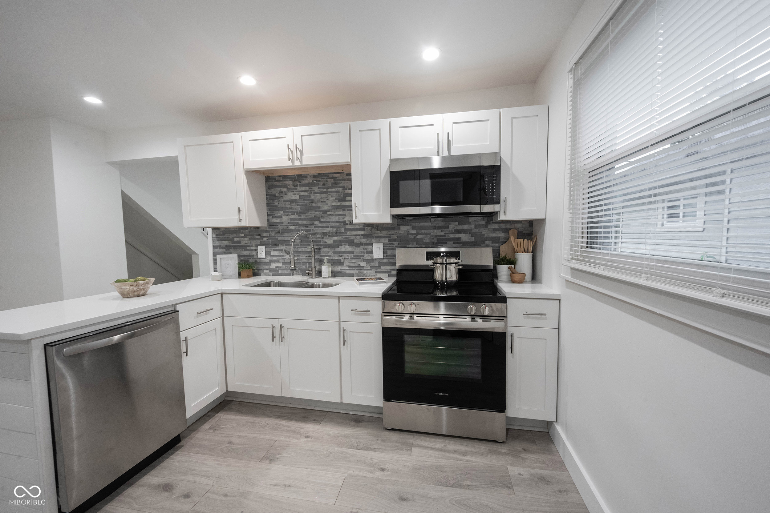 1511 E 49th Street