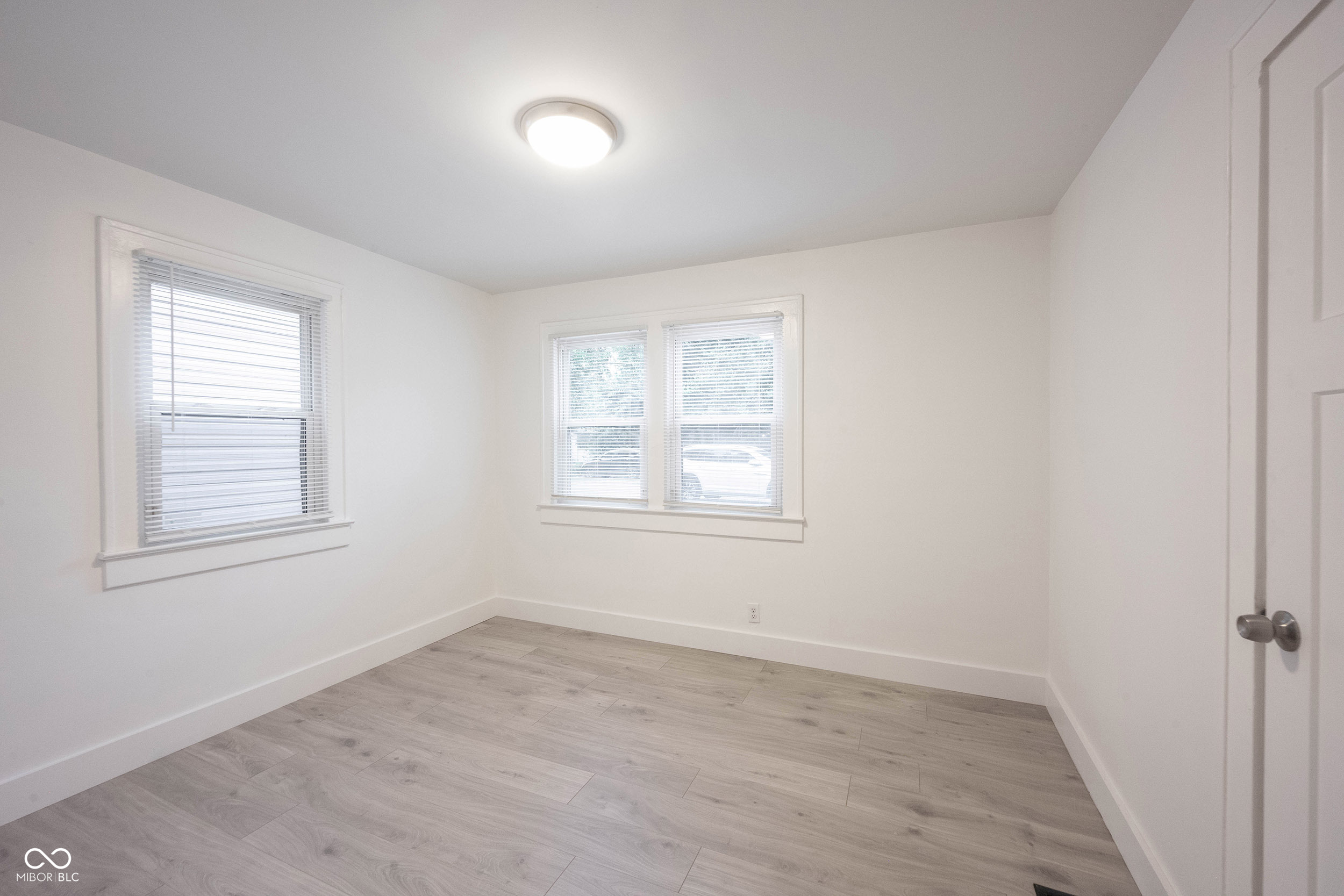 1511 E 49th Street
