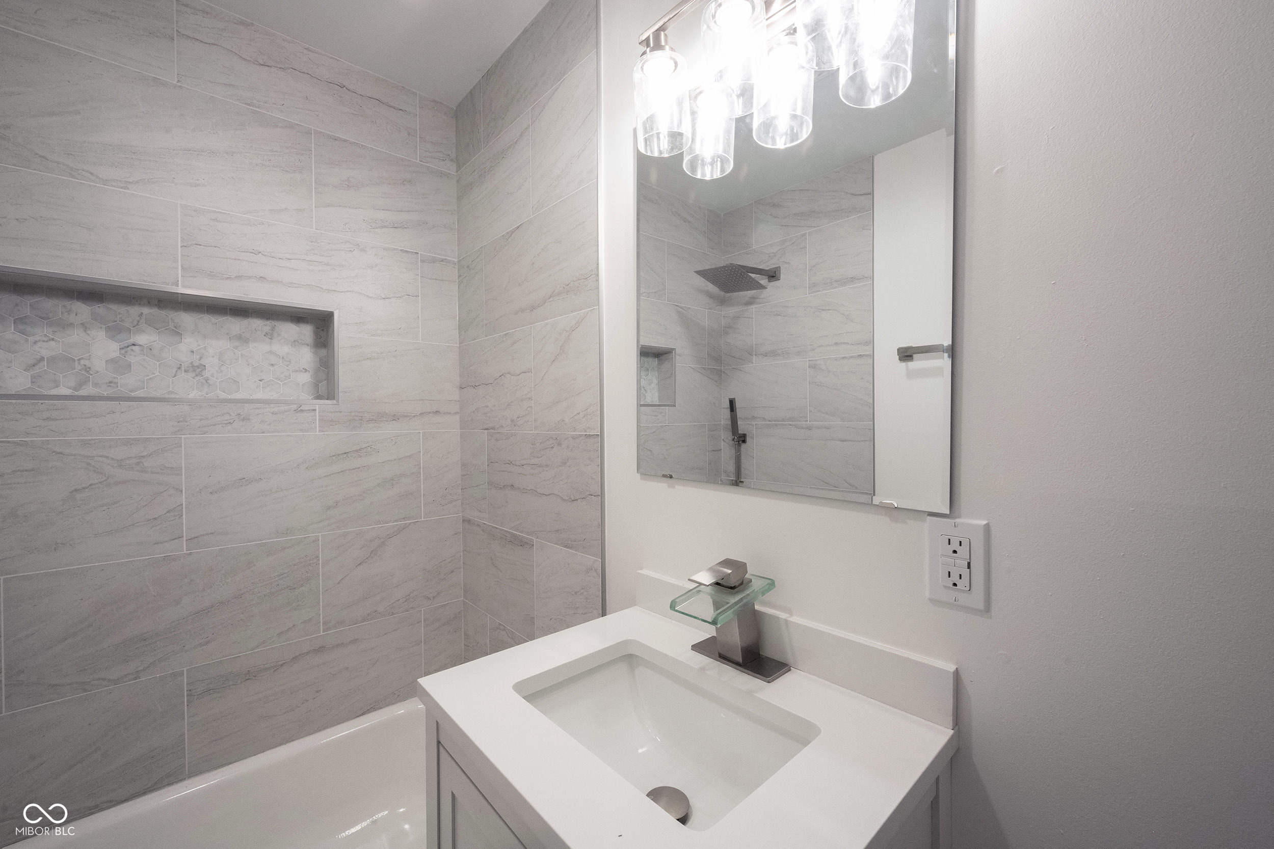 1511 E 49th Street