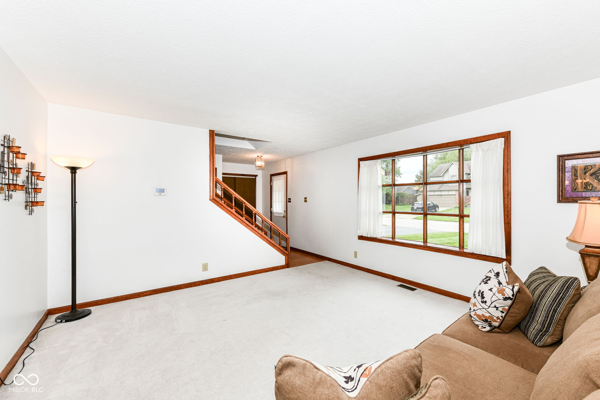 5516 Ridge Hill Way