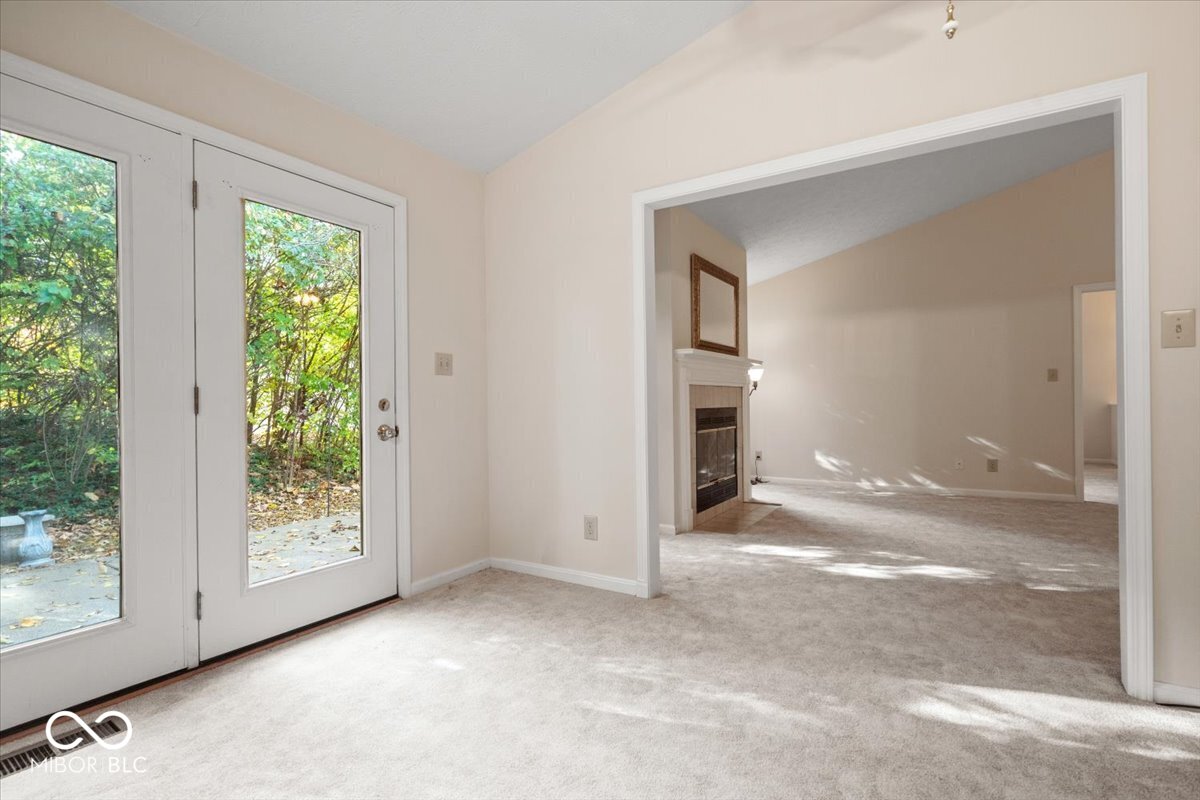 5214 Greenwillow Court Unit: 27