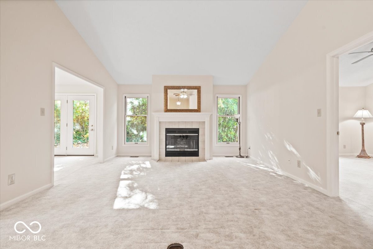 5214 Greenwillow Court Unit: 27