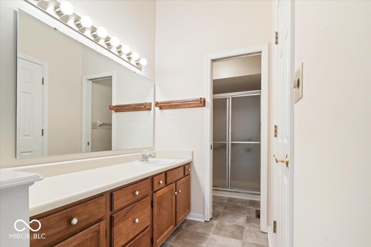 5214 Greenwillow Court Unit: 27