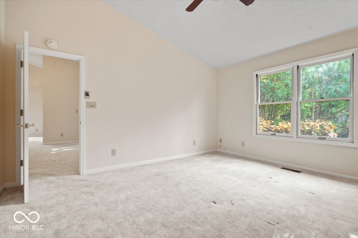 5214 Greenwillow Court Unit: 27