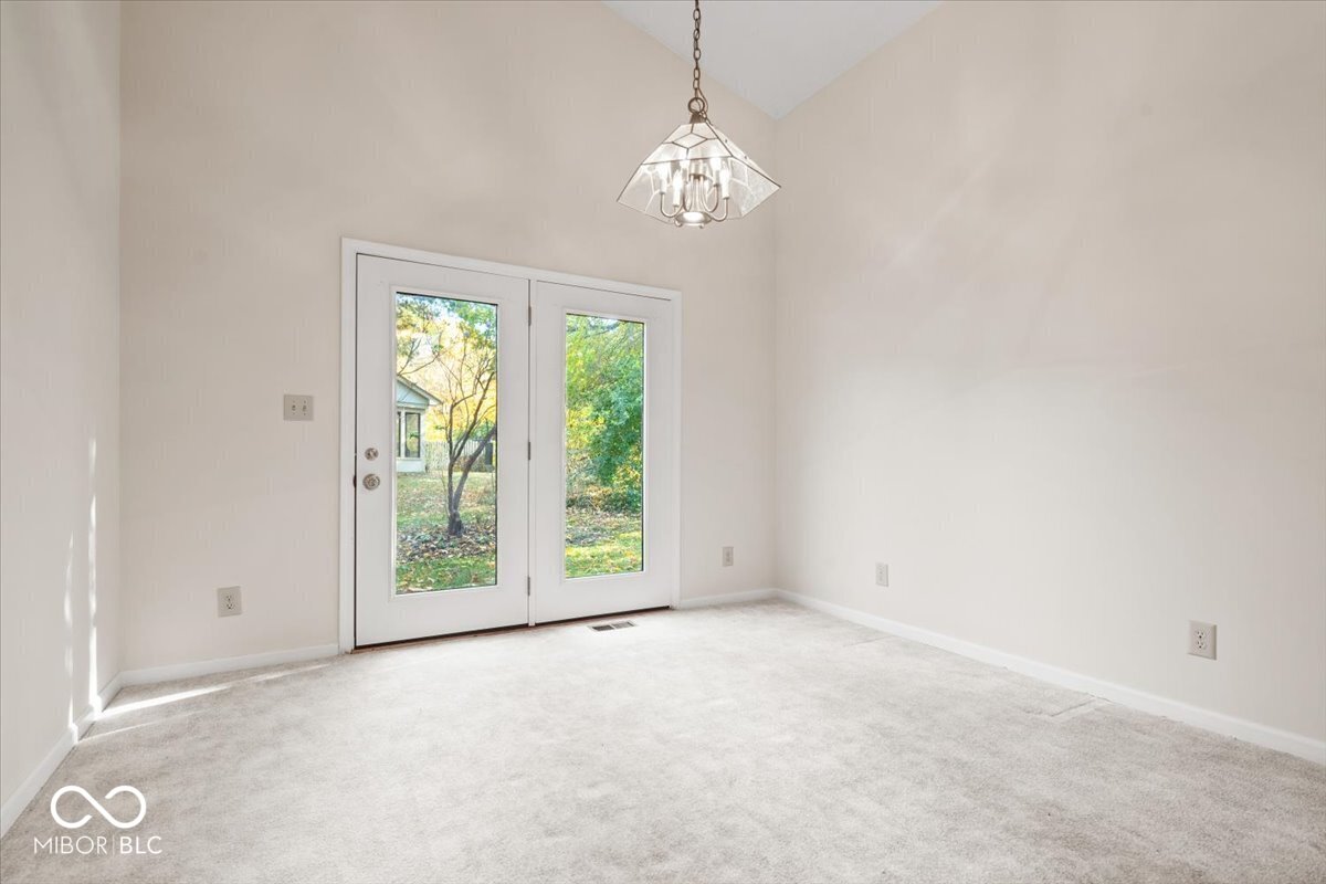 5214 Greenwillow Court Unit: 27