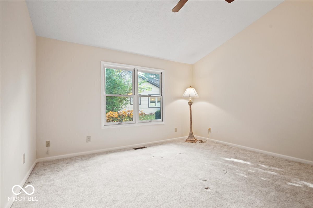 5214 Greenwillow Court Unit: 27
