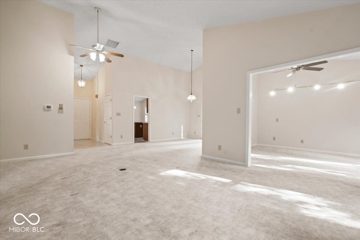 5214 Greenwillow Court Unit: 27