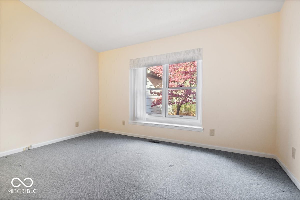 5214 Greenwillow Court Unit: 27