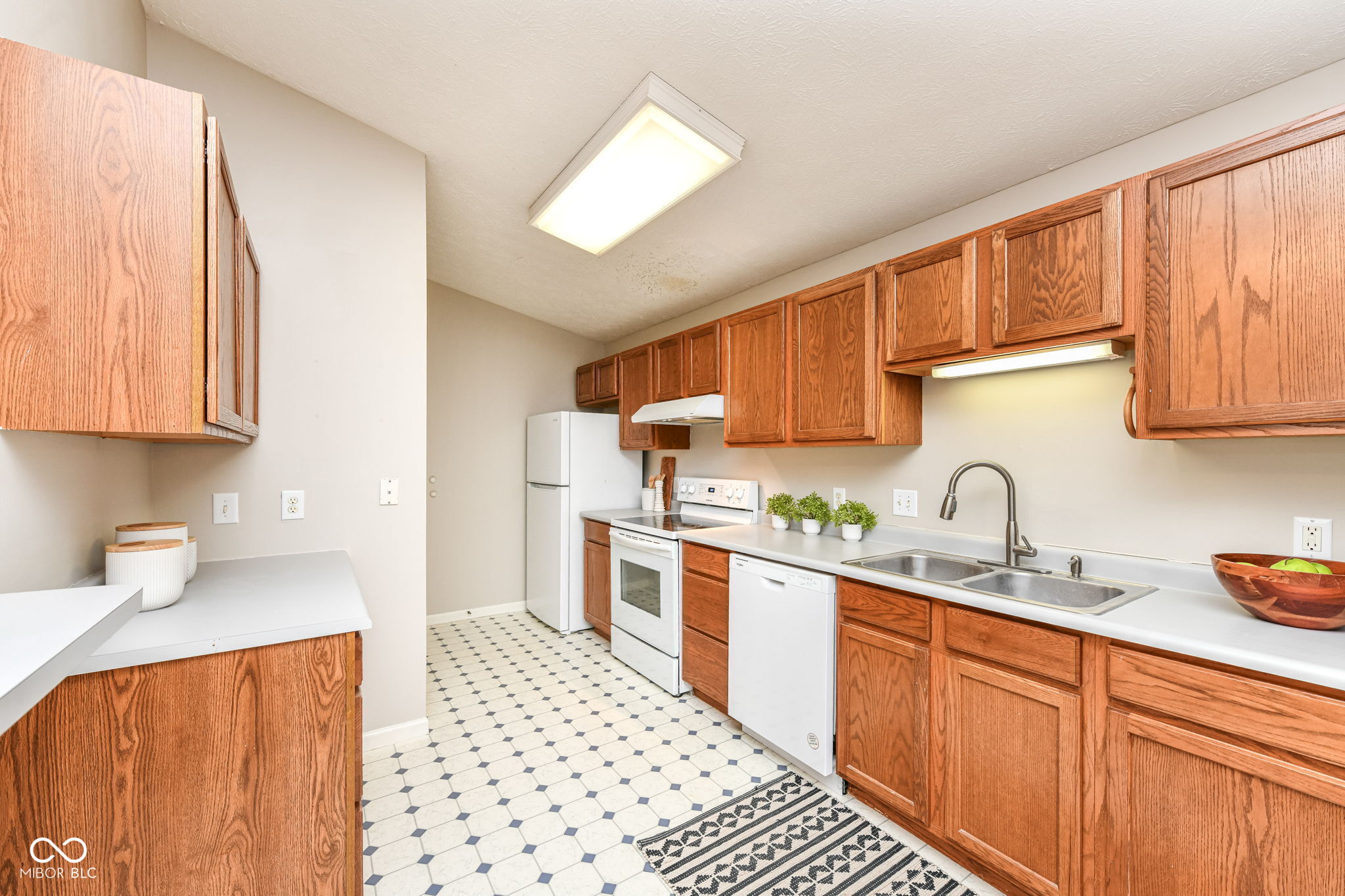 211 Faulkner Court Unit: 207