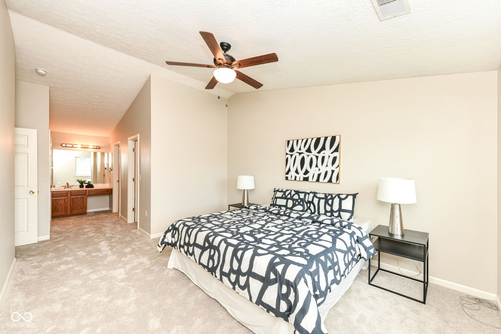211 Faulkner Court Unit: 207