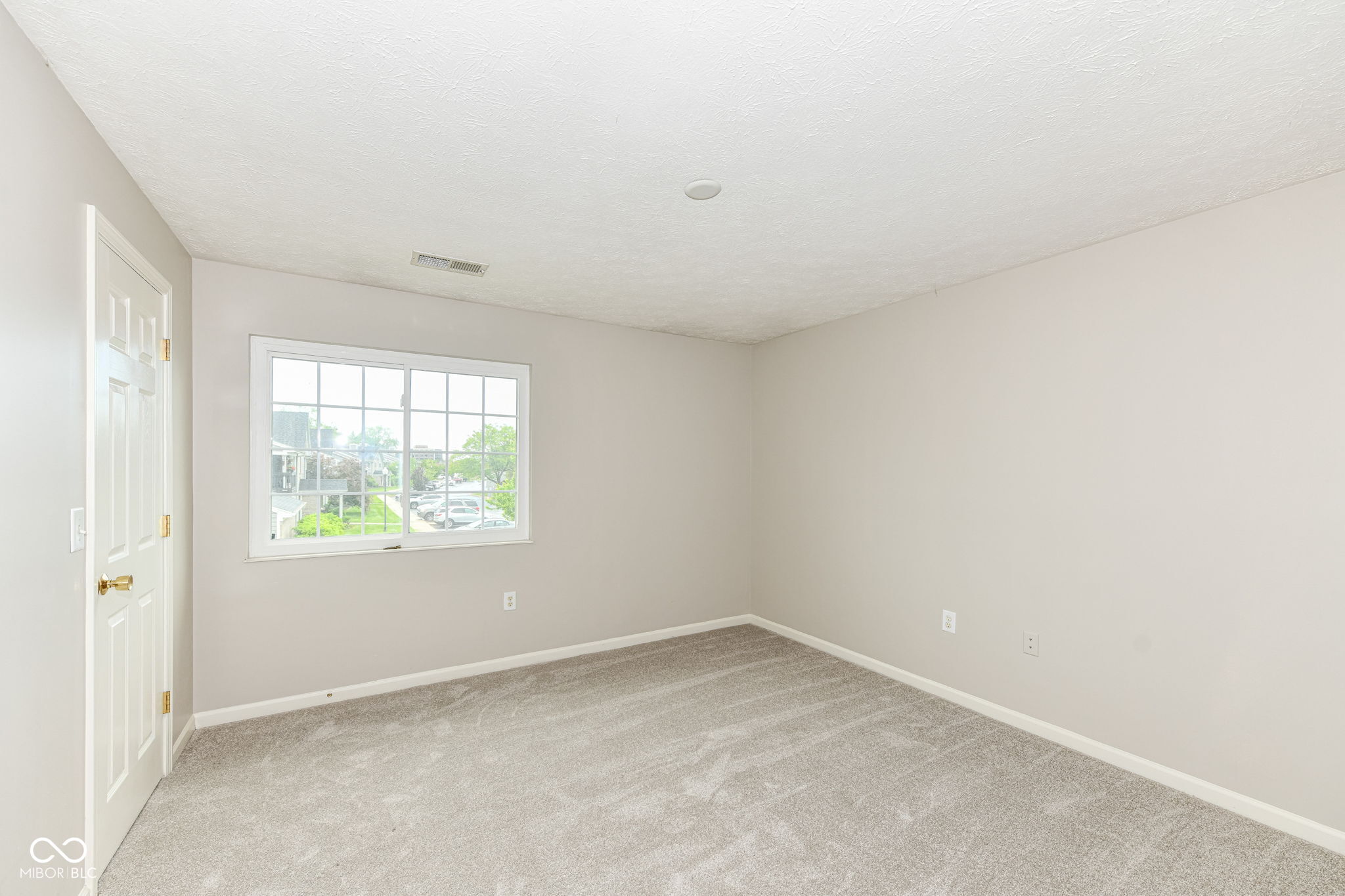 211 Faulkner Court Unit: 207