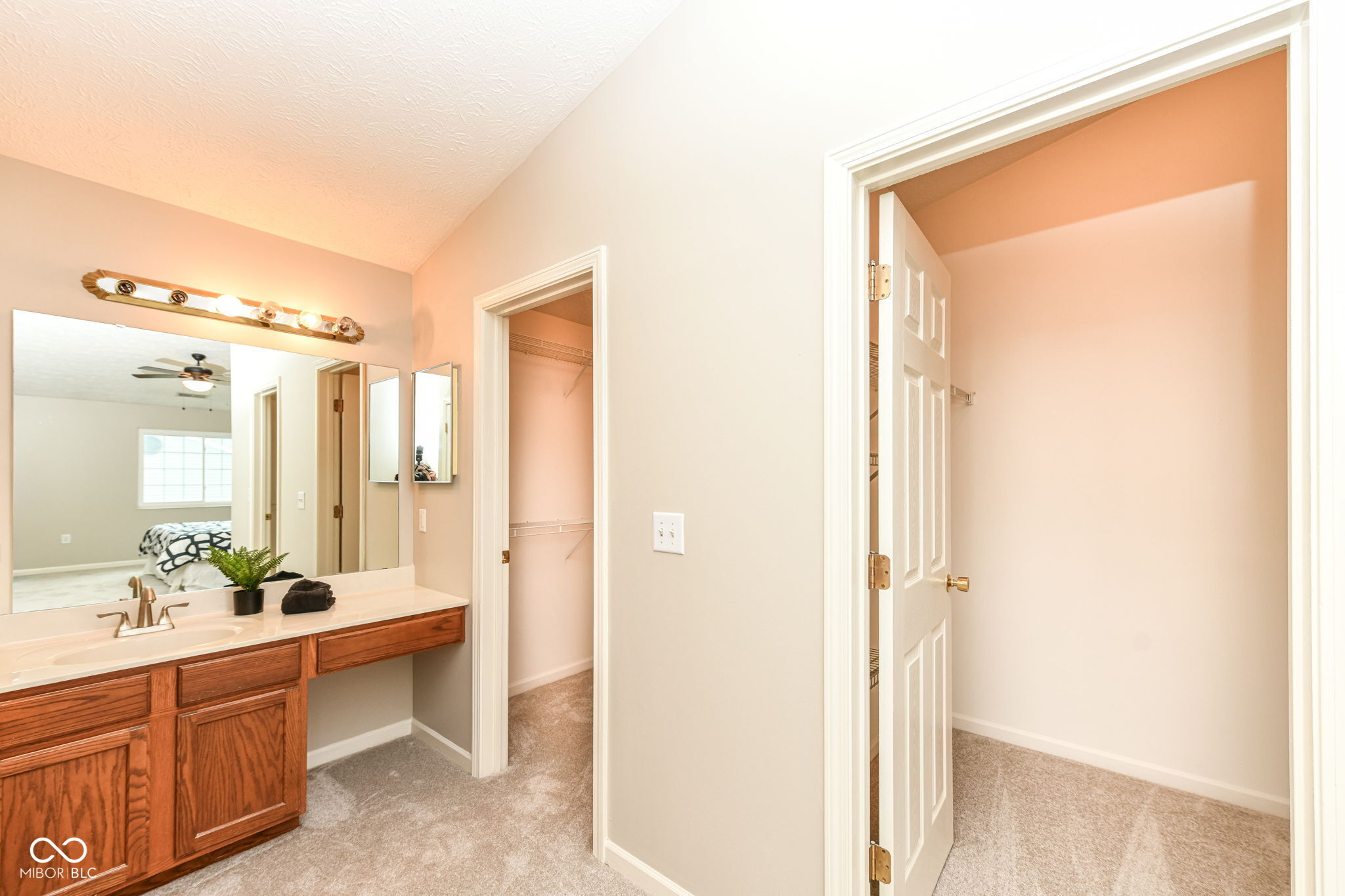 211 Faulkner Court Unit: 207