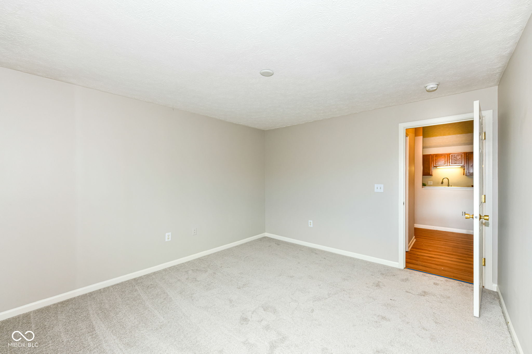 211 Faulkner Court Unit: 207