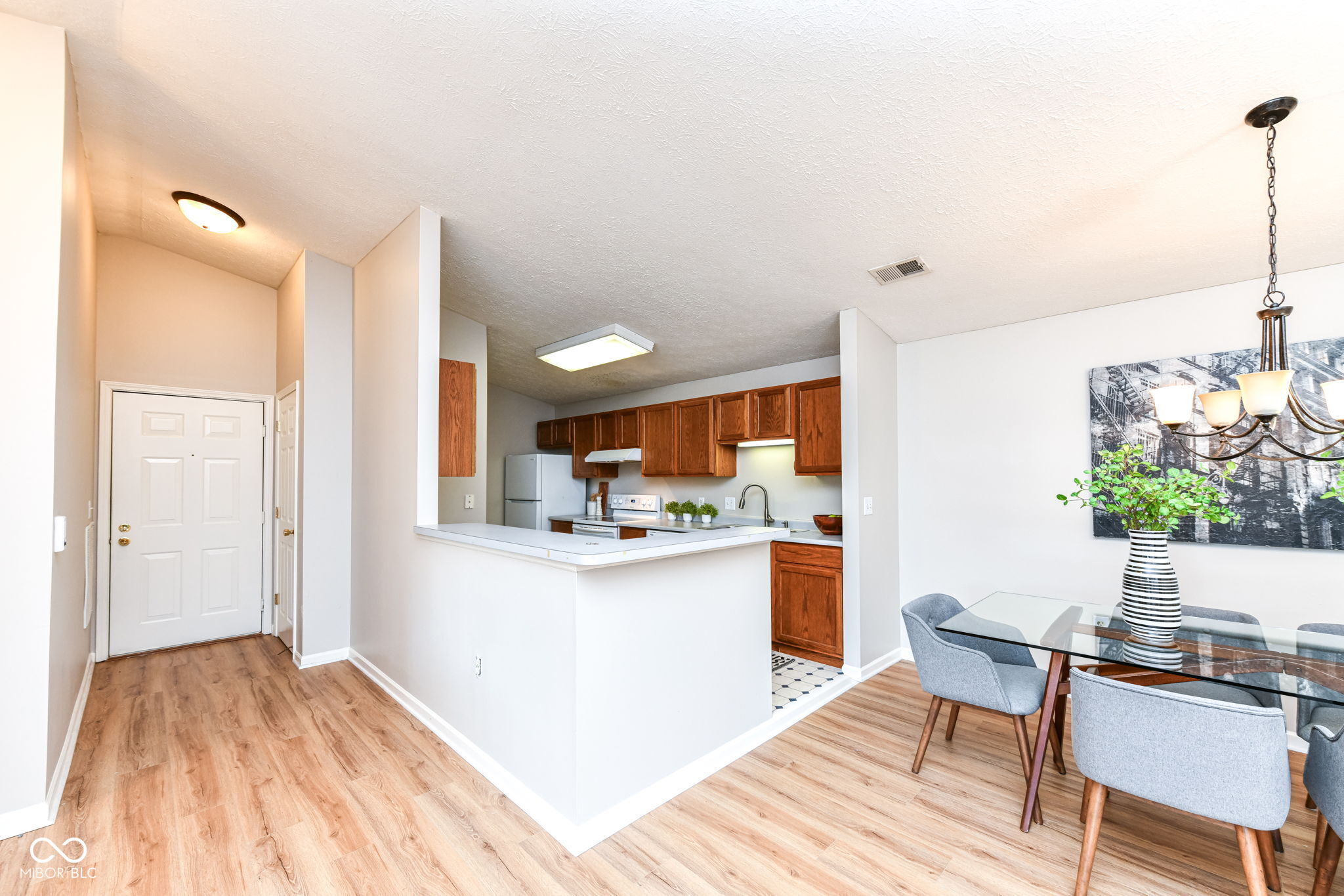 211 Faulkner Court Unit: 207