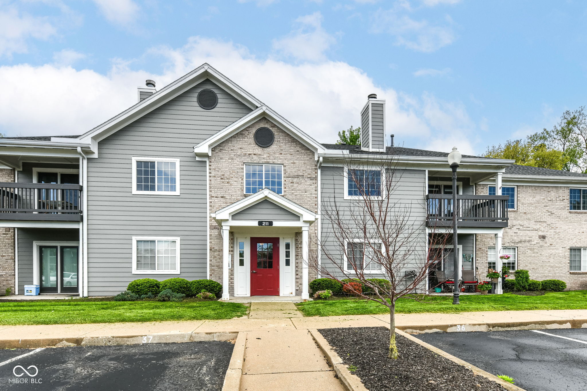 211 Faulkner Court Unit: 207