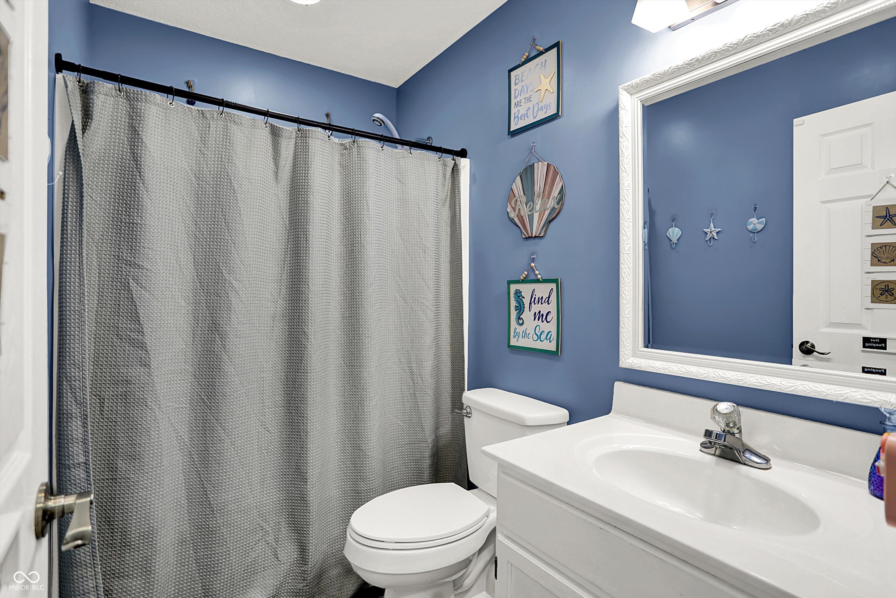 6205 Glebe Drive