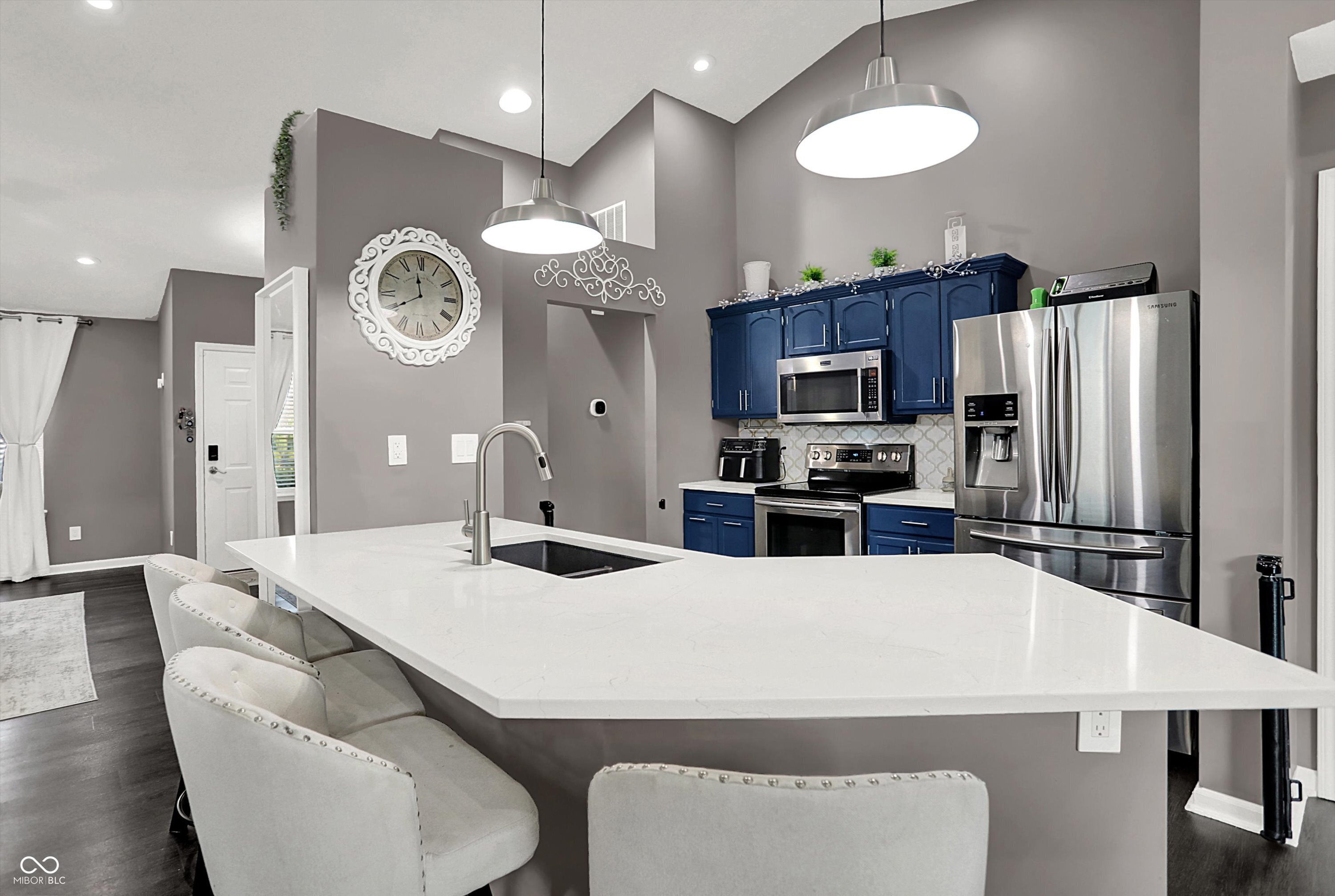 6205 Glebe Drive