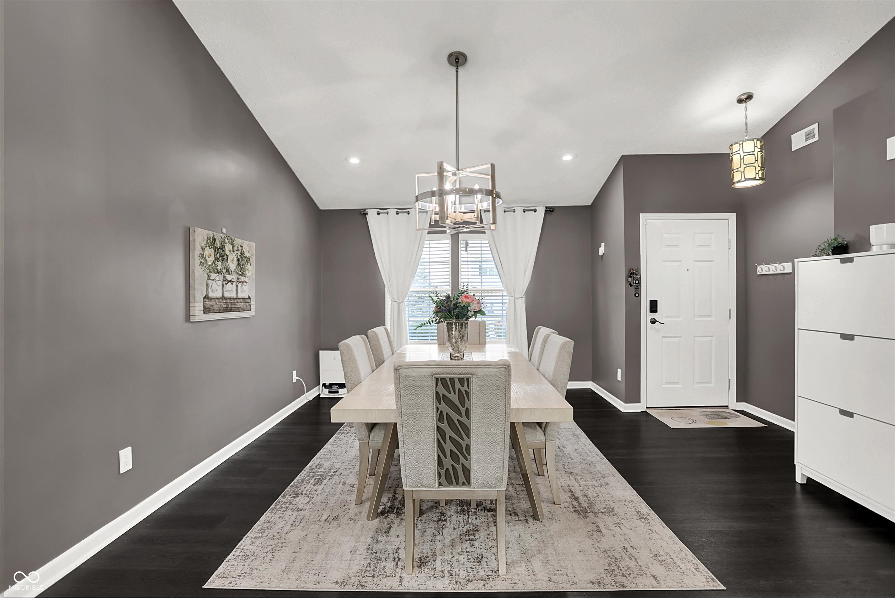 6205 Glebe Drive