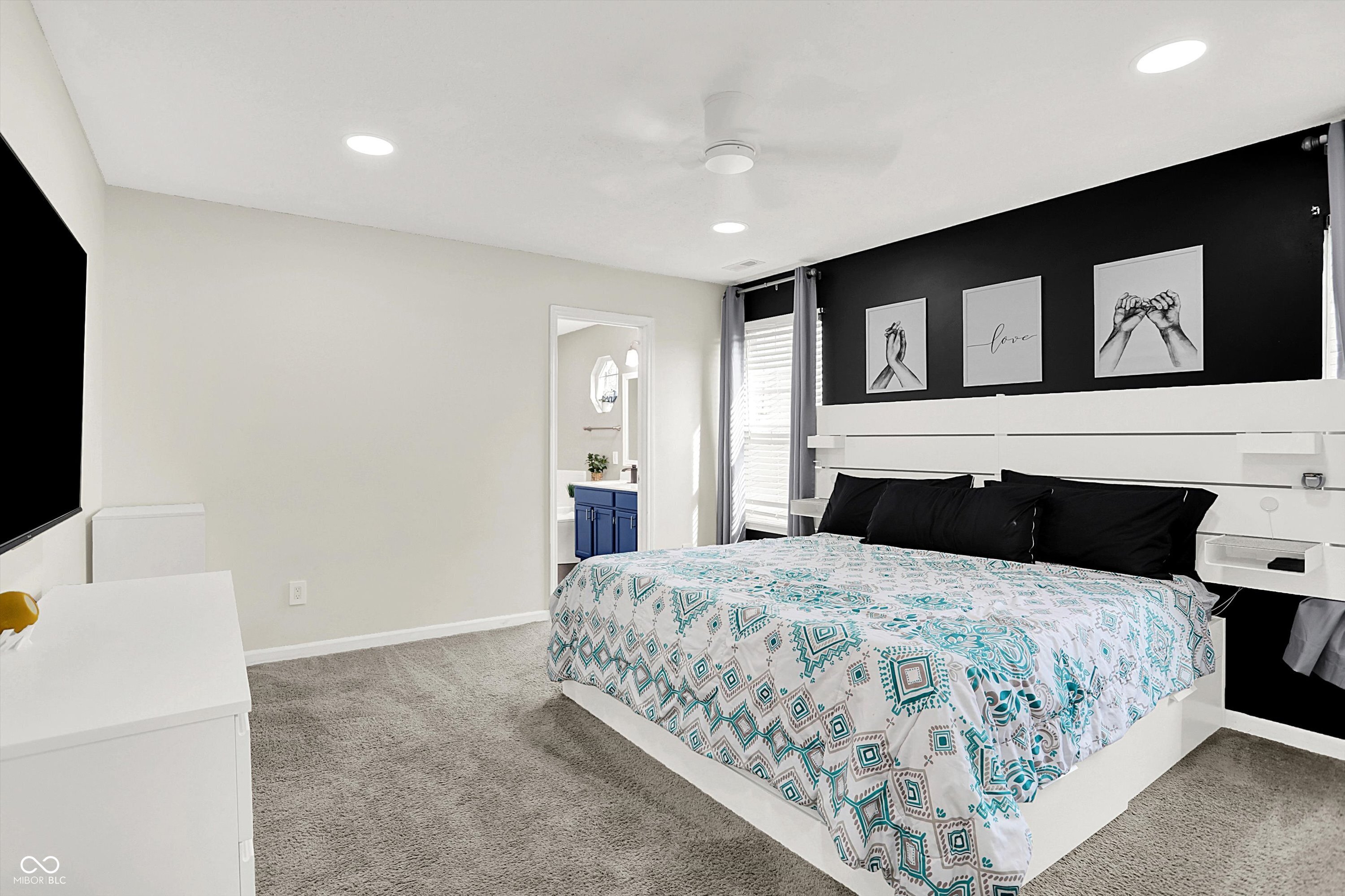 6205 Glebe Drive