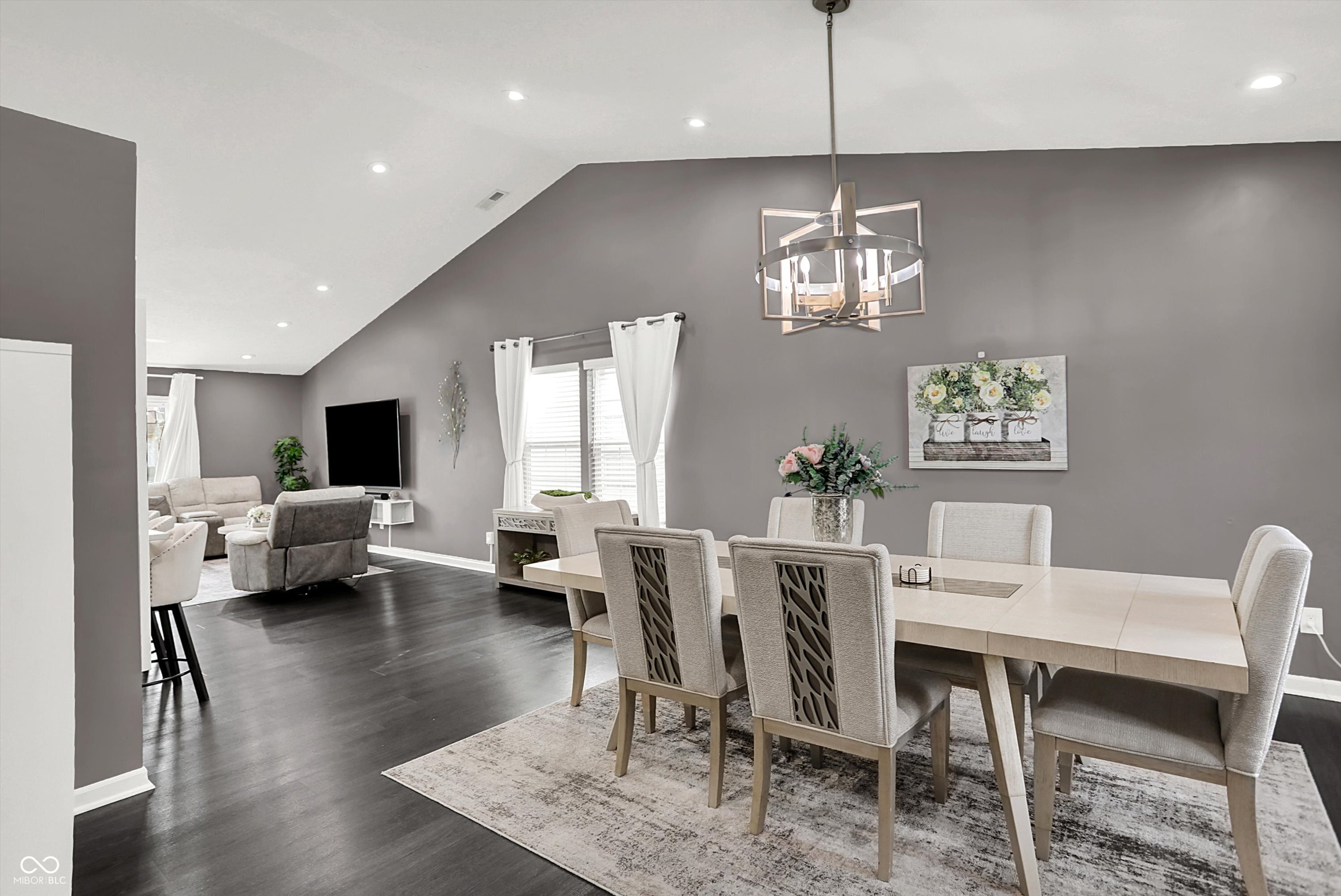 6205 Glebe Drive