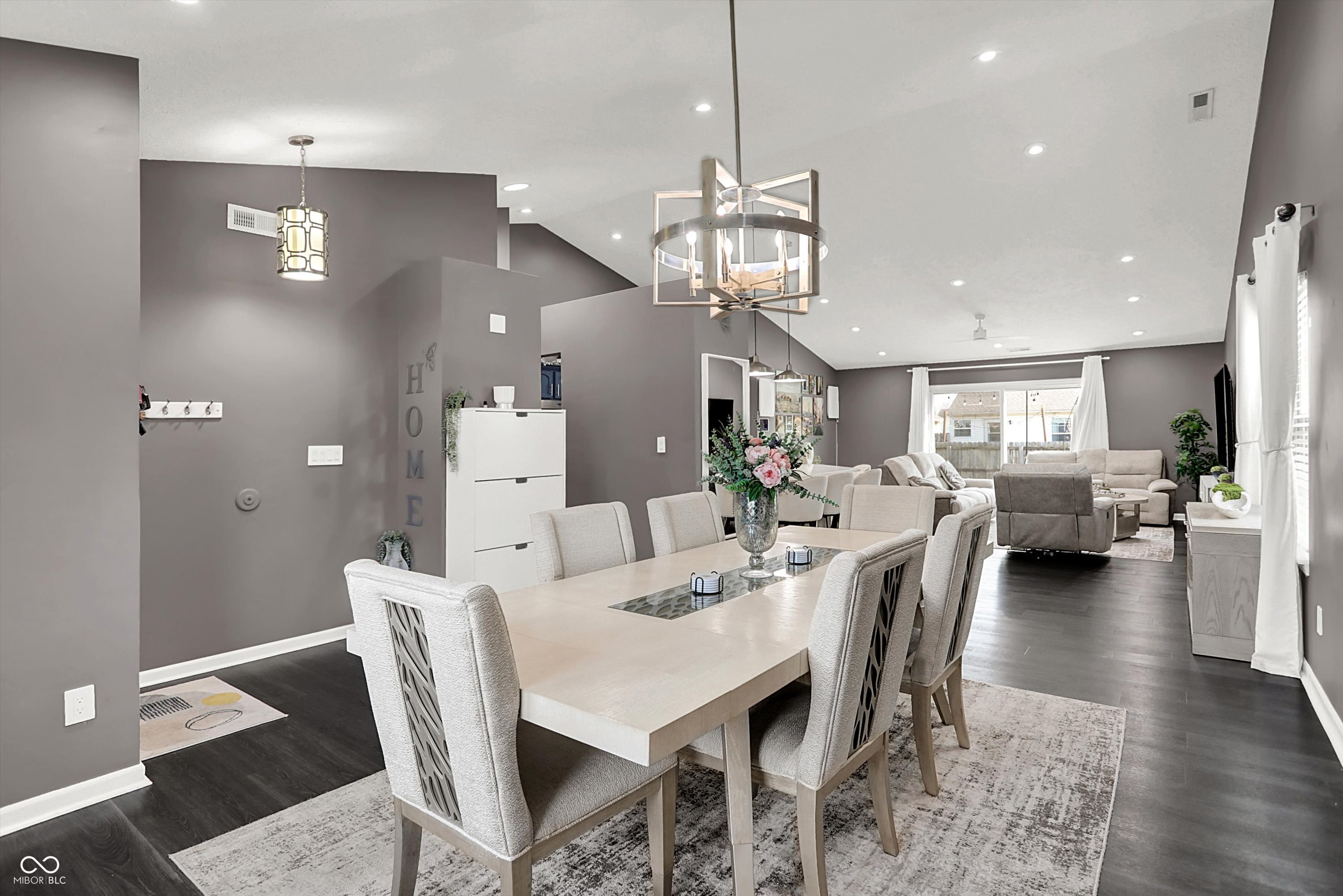 6205 Glebe Drive