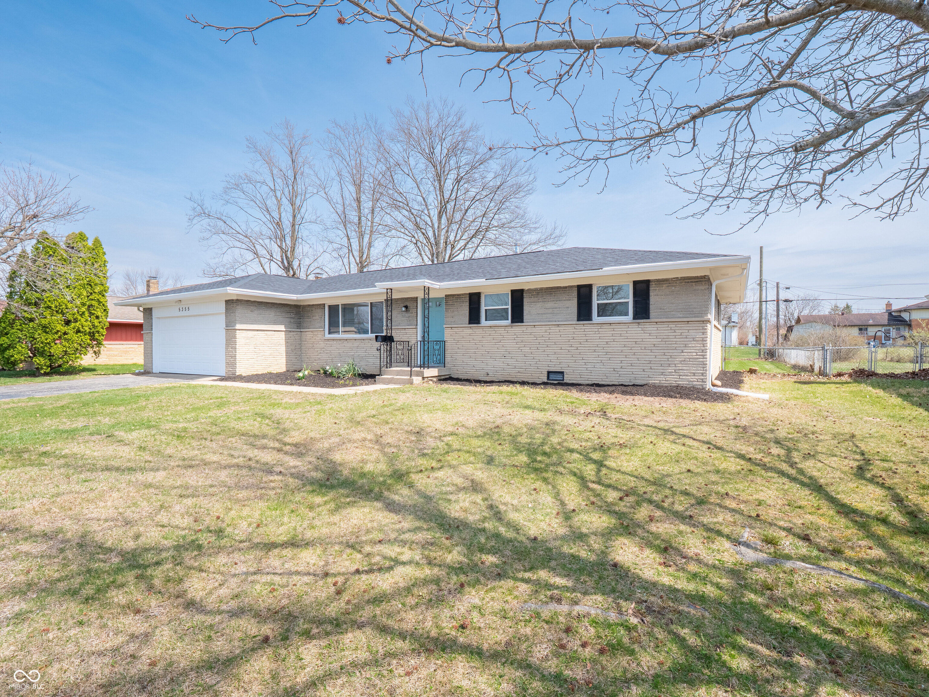 5355 N Kenmore Road