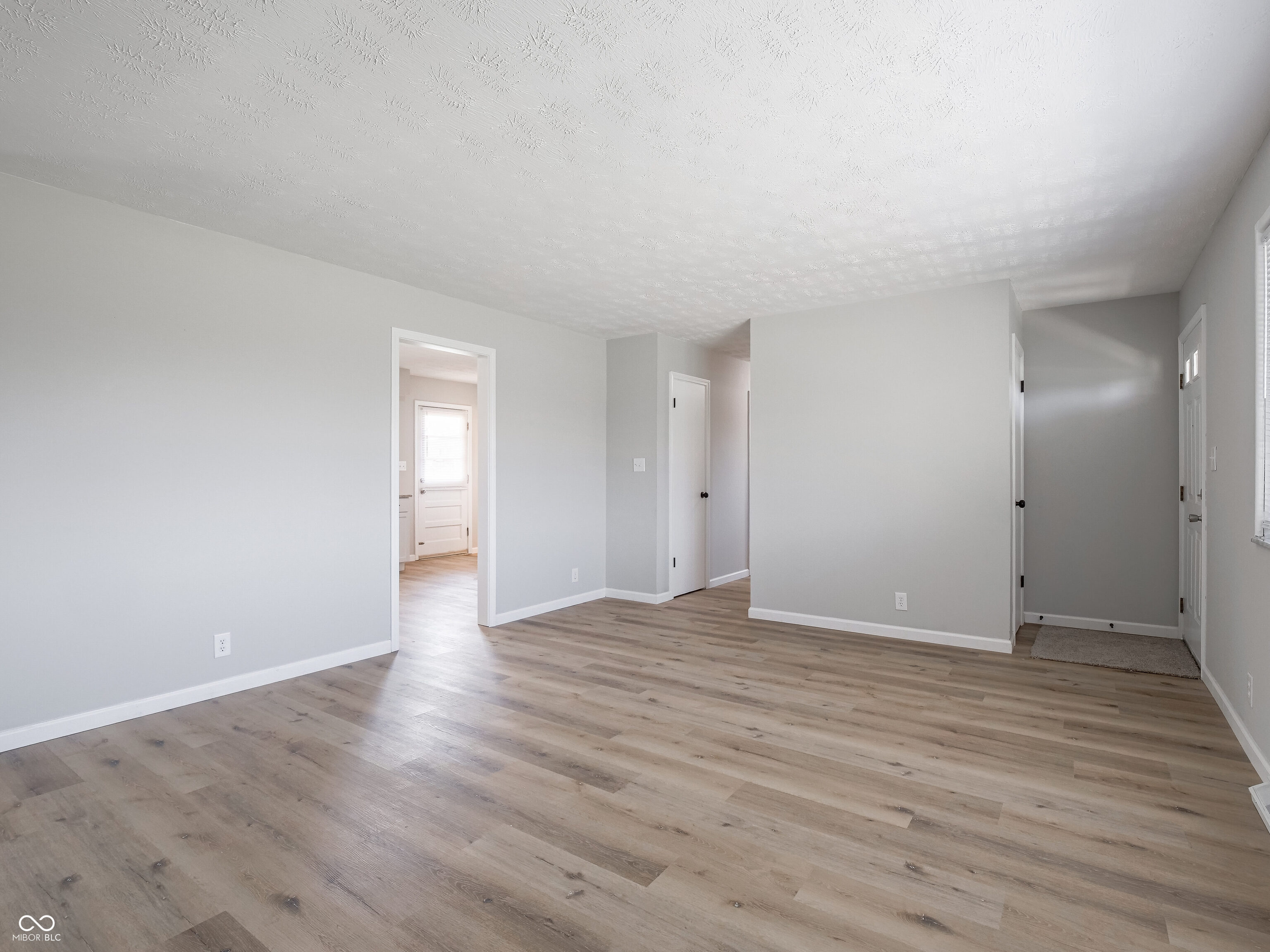 5355 N Kenmore Road