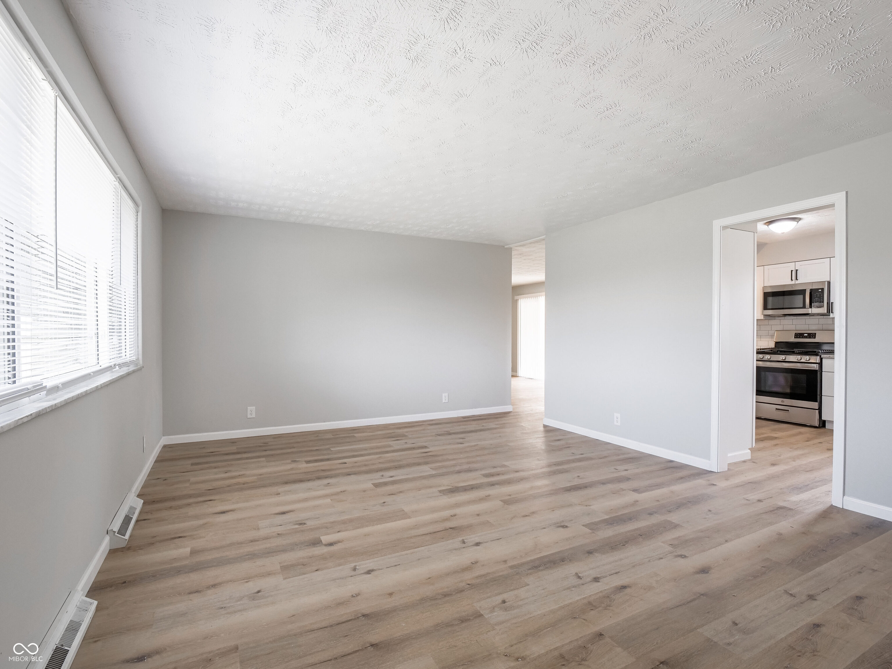 5355 N Kenmore Road
