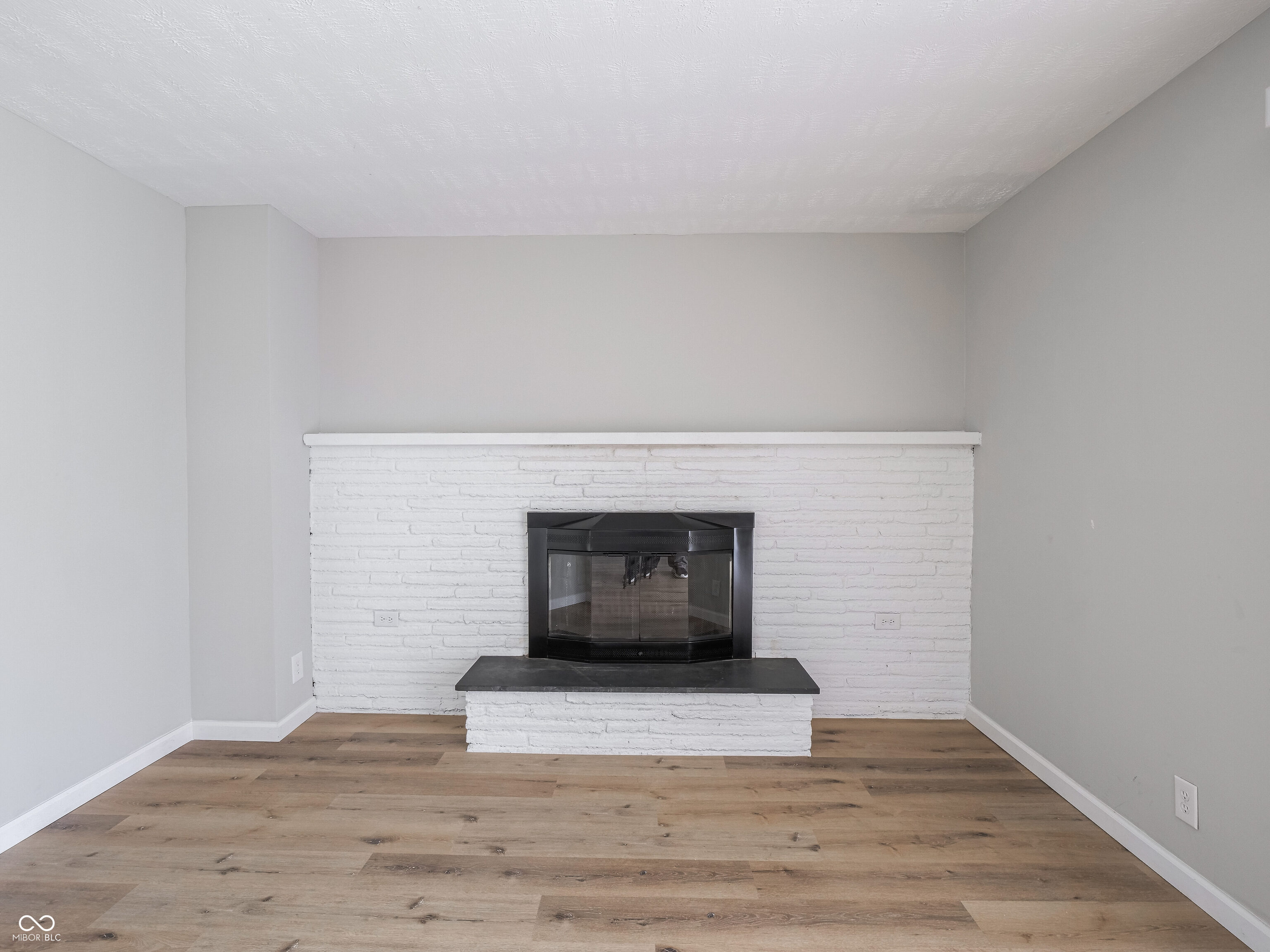 5355 N Kenmore Road