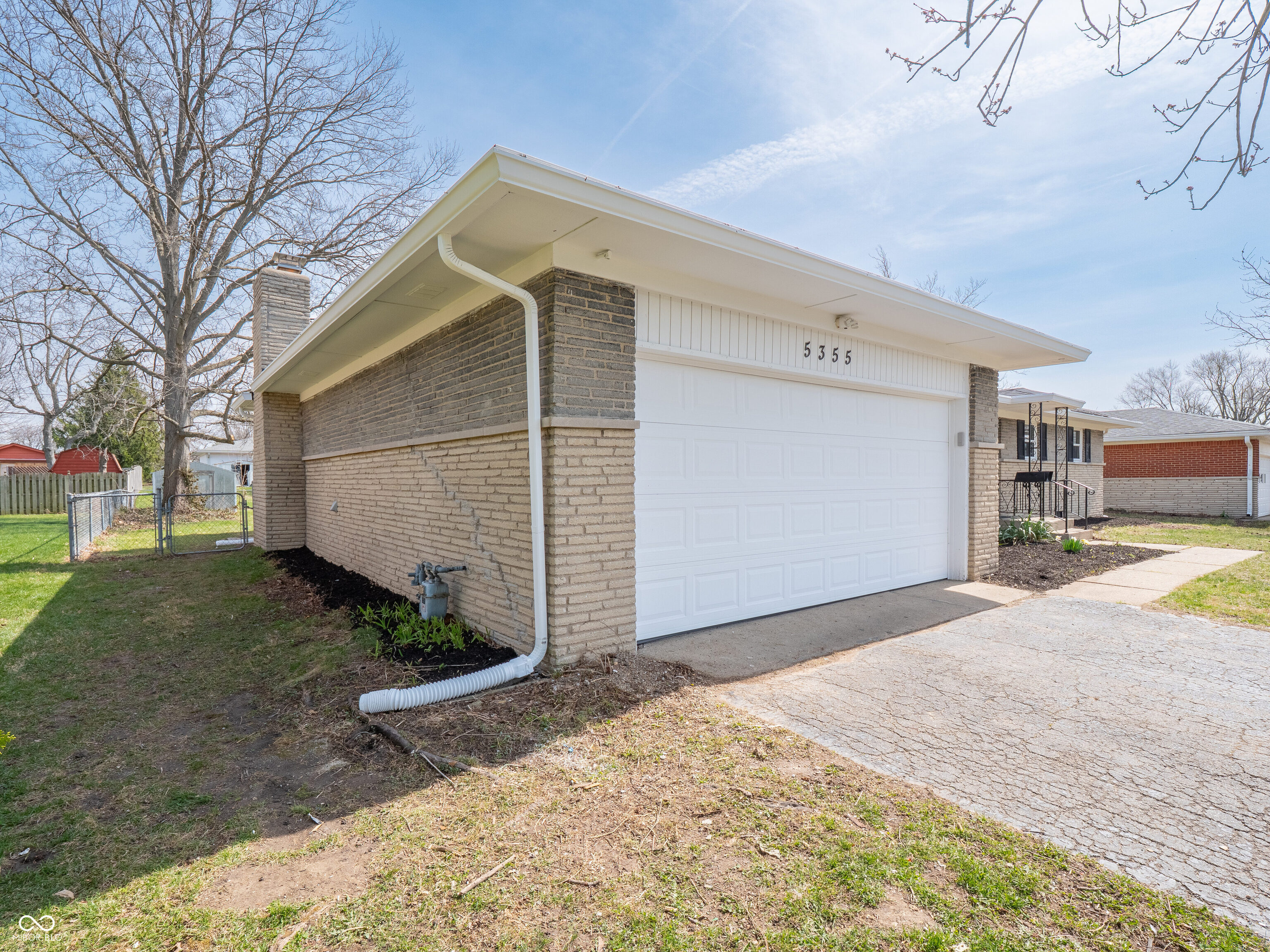 5355 N Kenmore Road