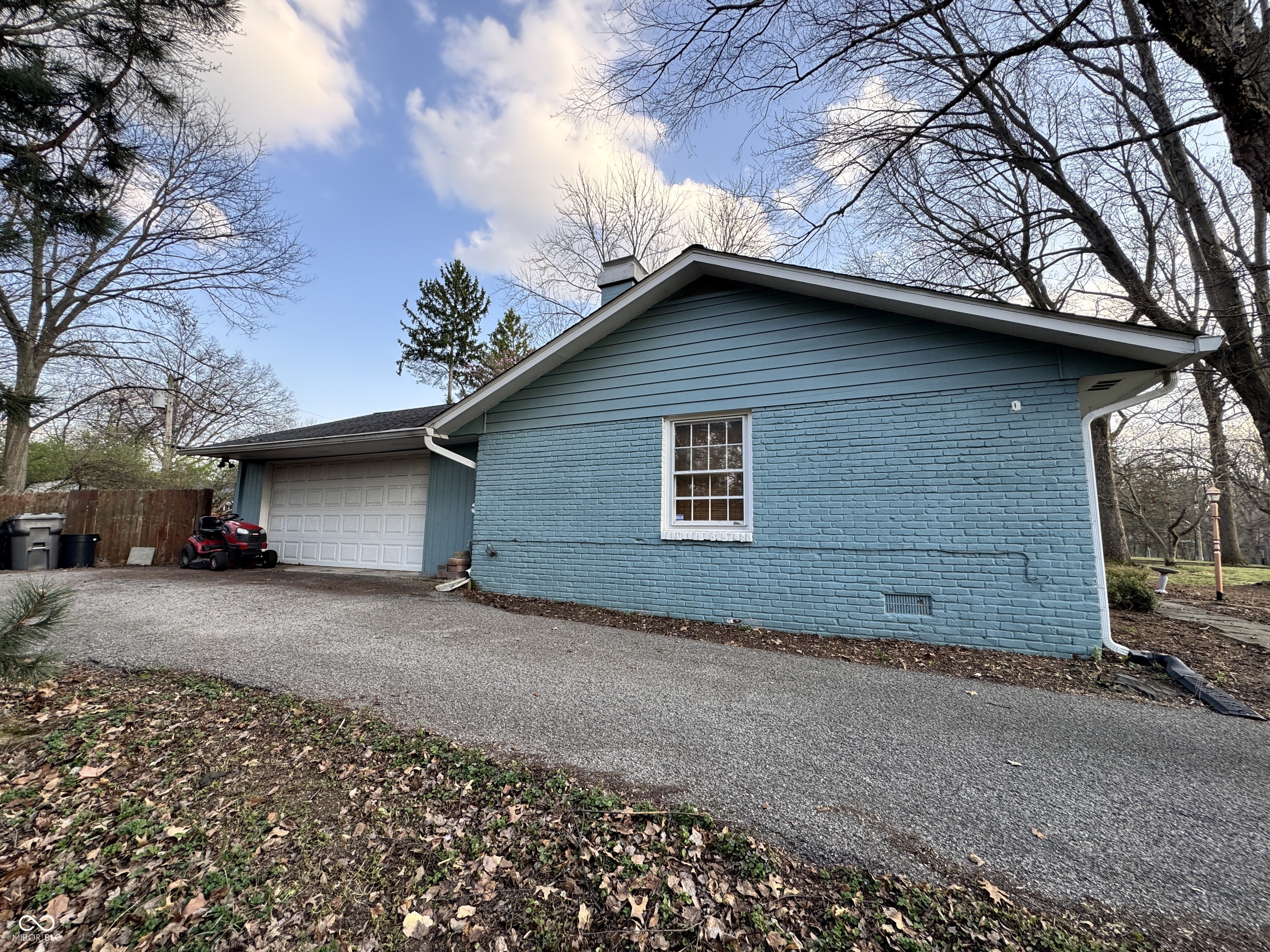 7425 Dean Road