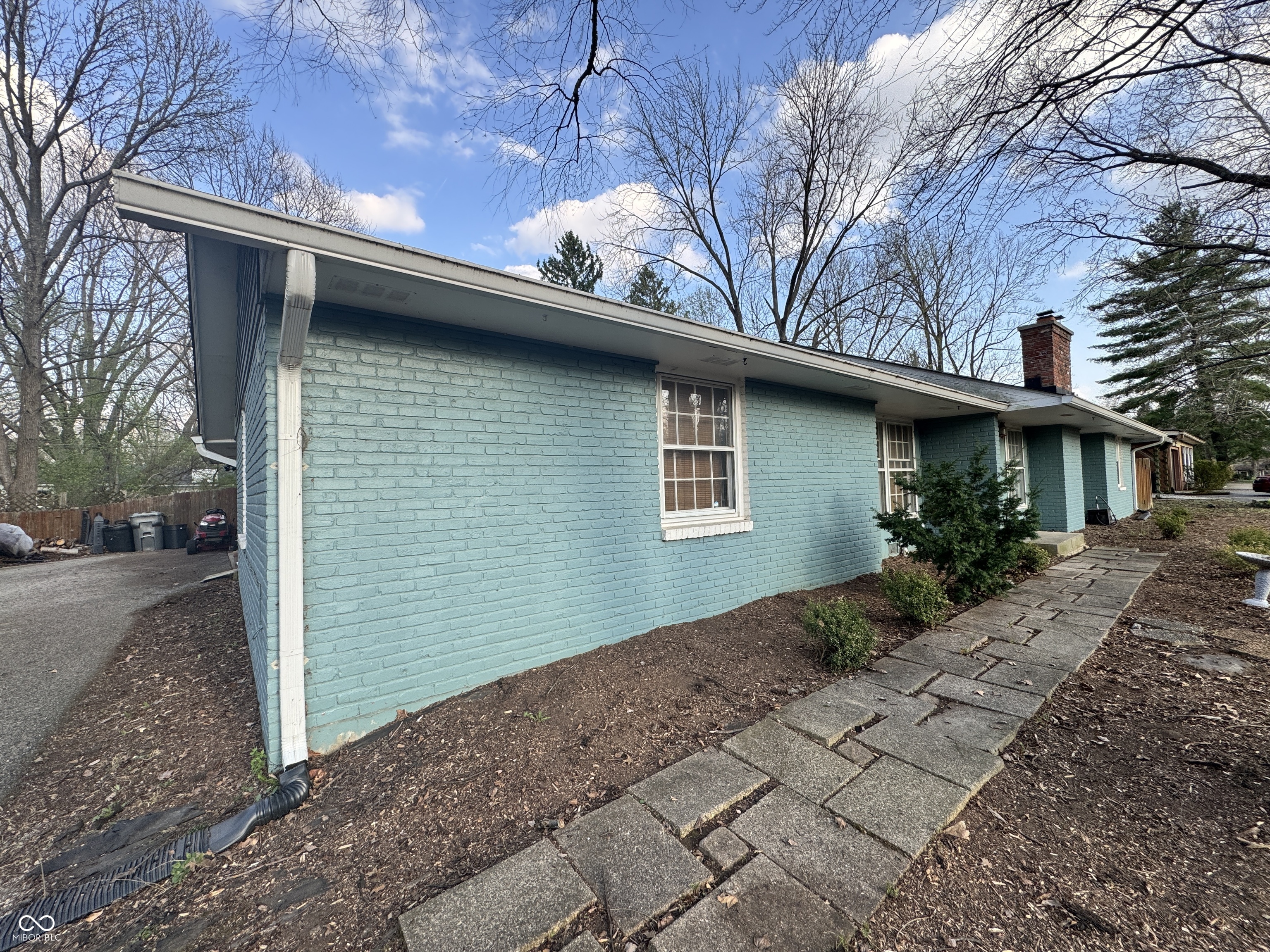 7425 Dean Road