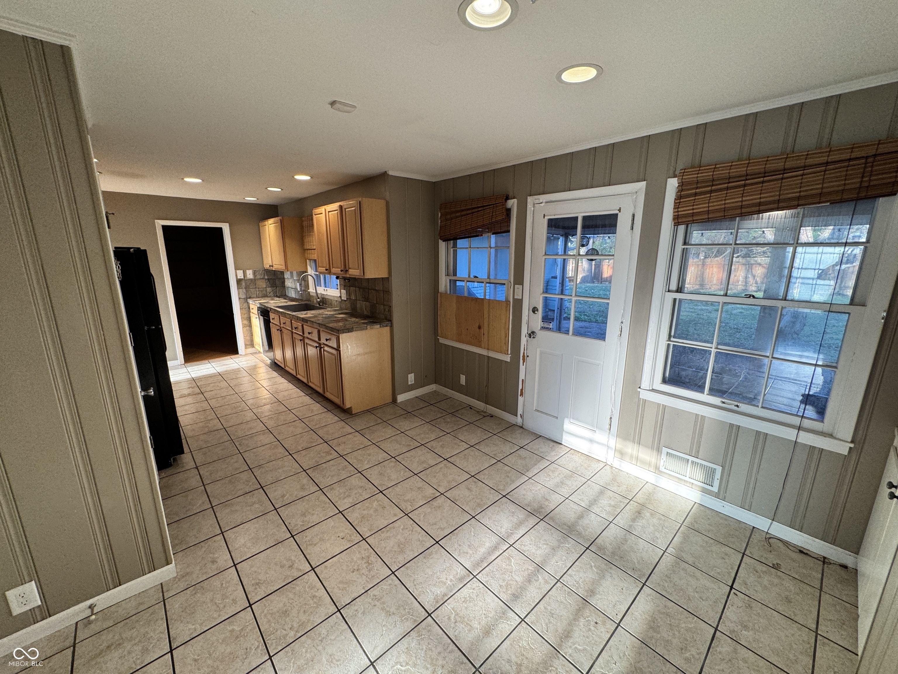 7425 Dean Road