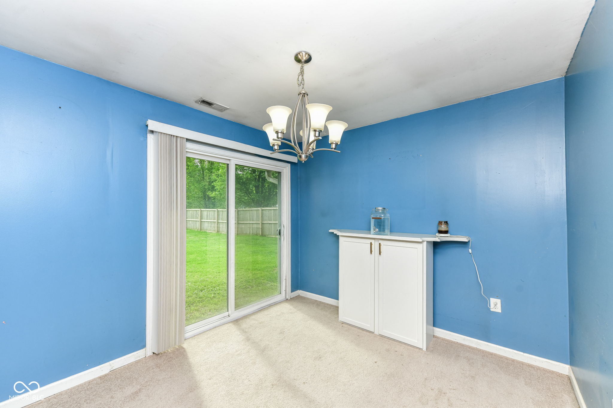 8177 N Poplar Drive