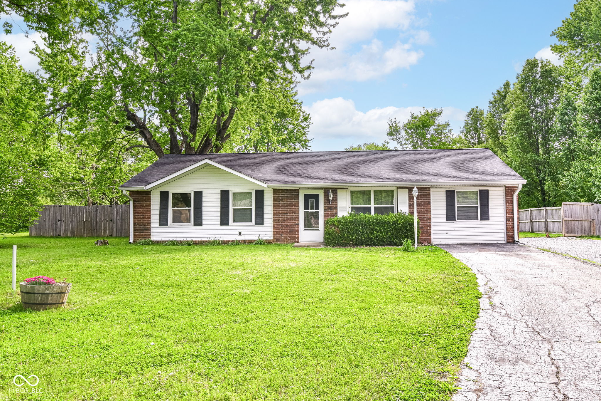 8177 N Poplar Drive