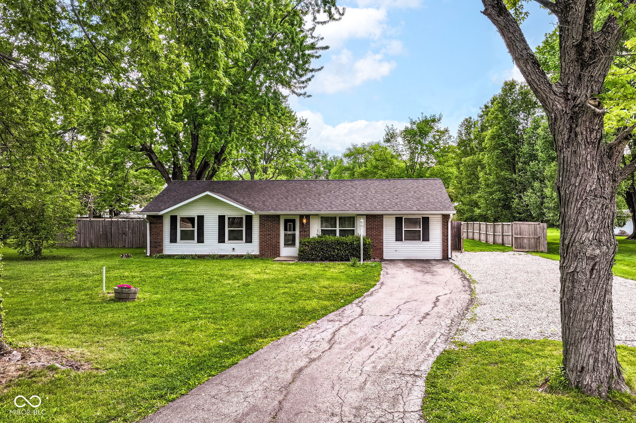 8177 N Poplar Drive