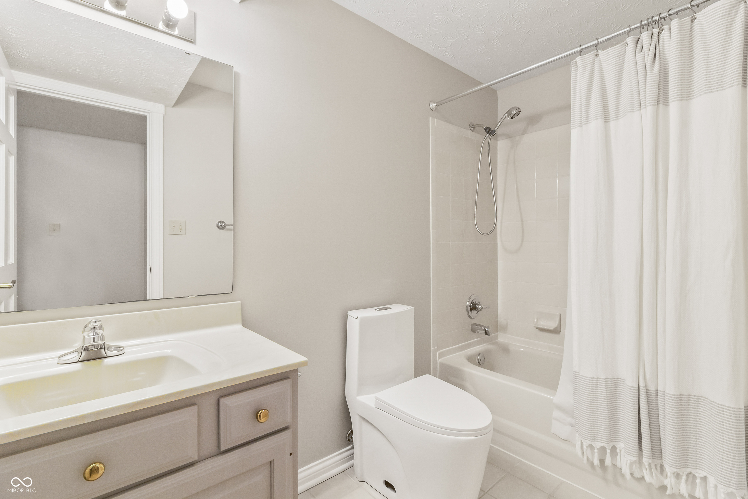 8646 Sturgeon Bay Lane
