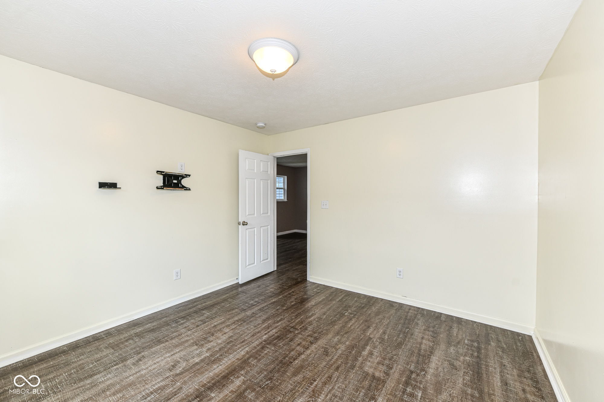 10833 Hunter Lake Lane
