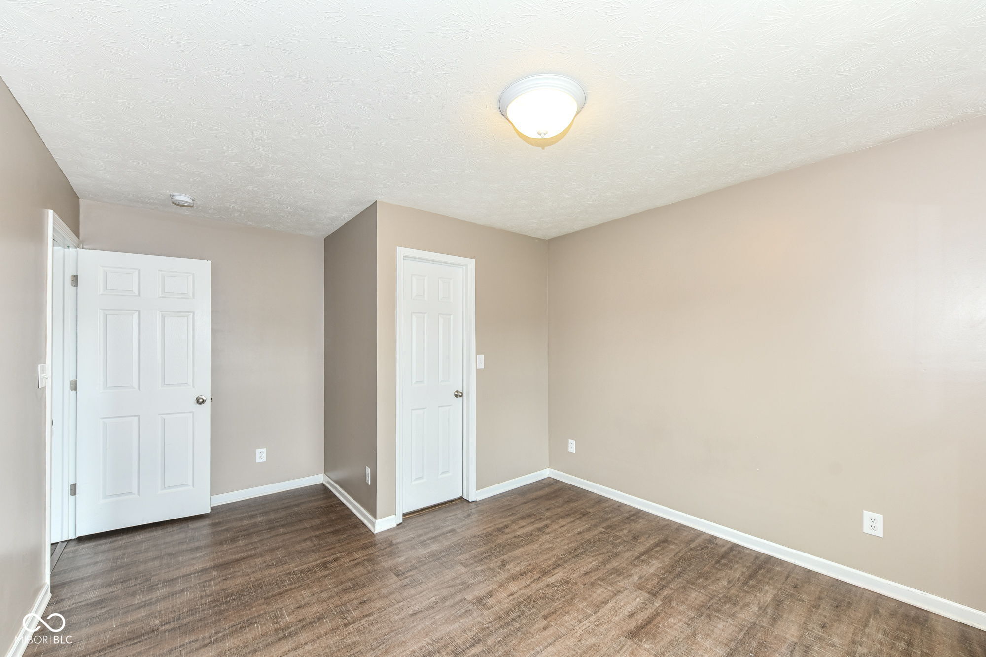 10833 Hunter Lake Lane
