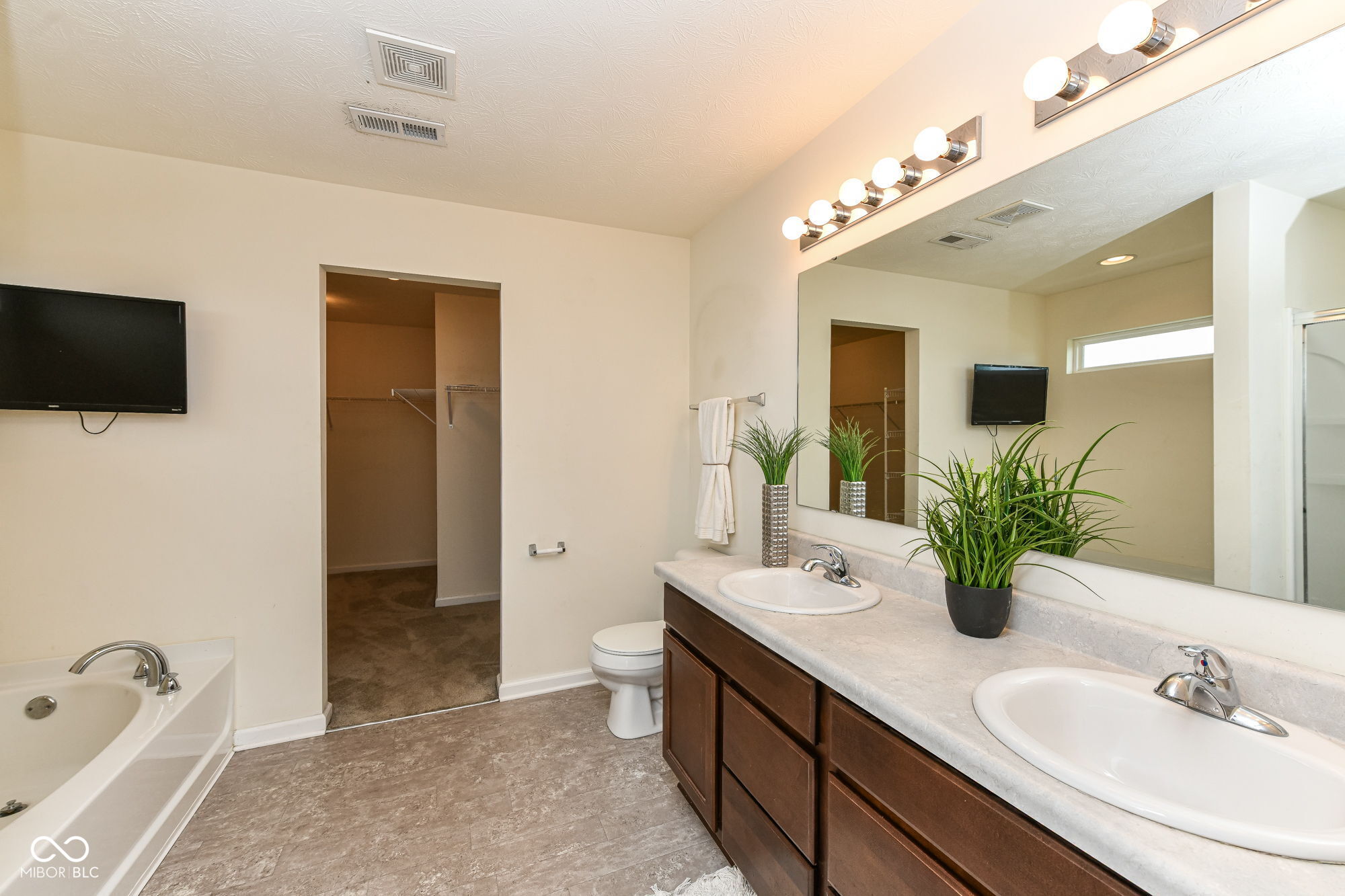 10833 Hunter Lake Lane