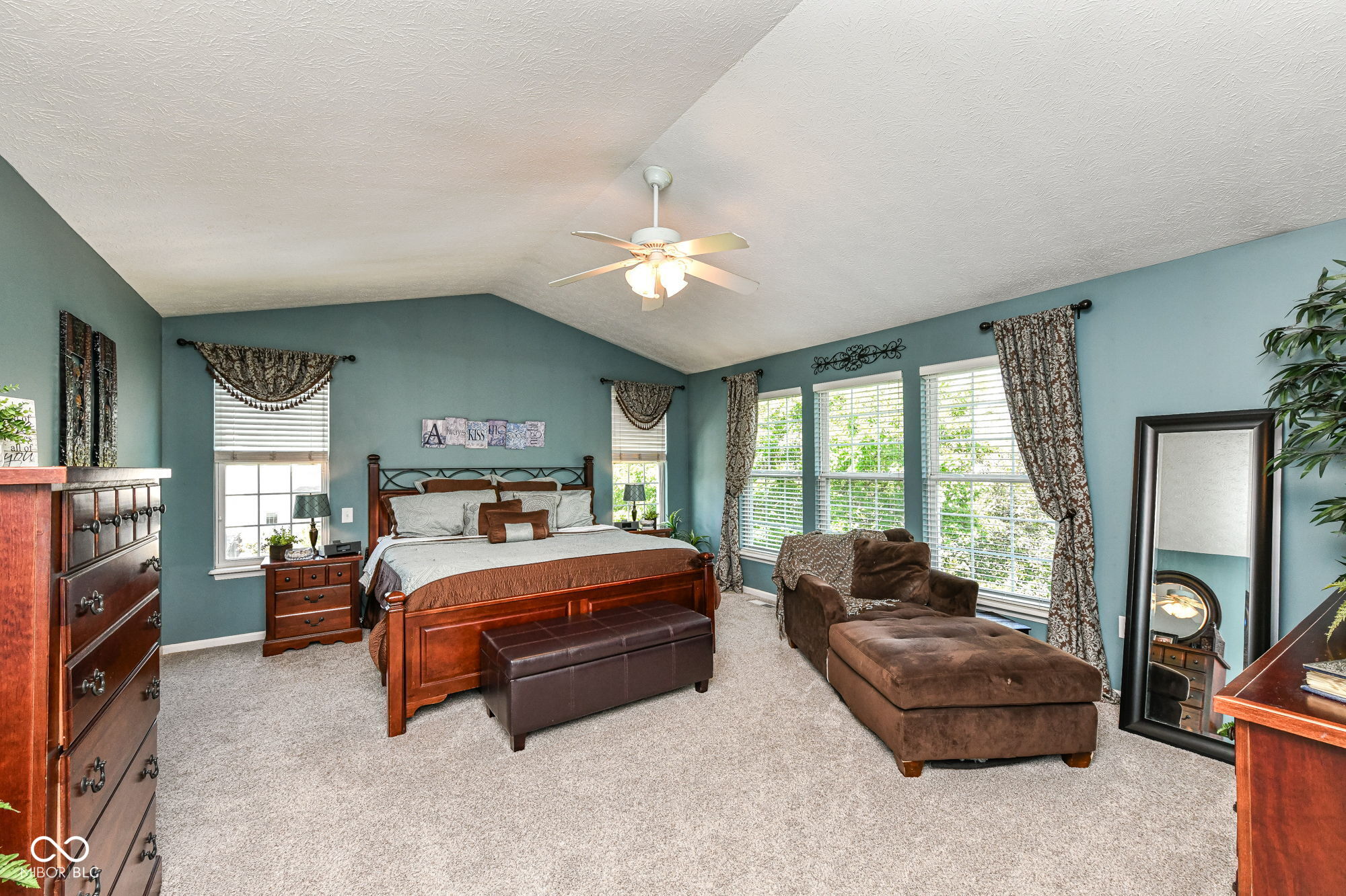 19102 Walter Grove Drive