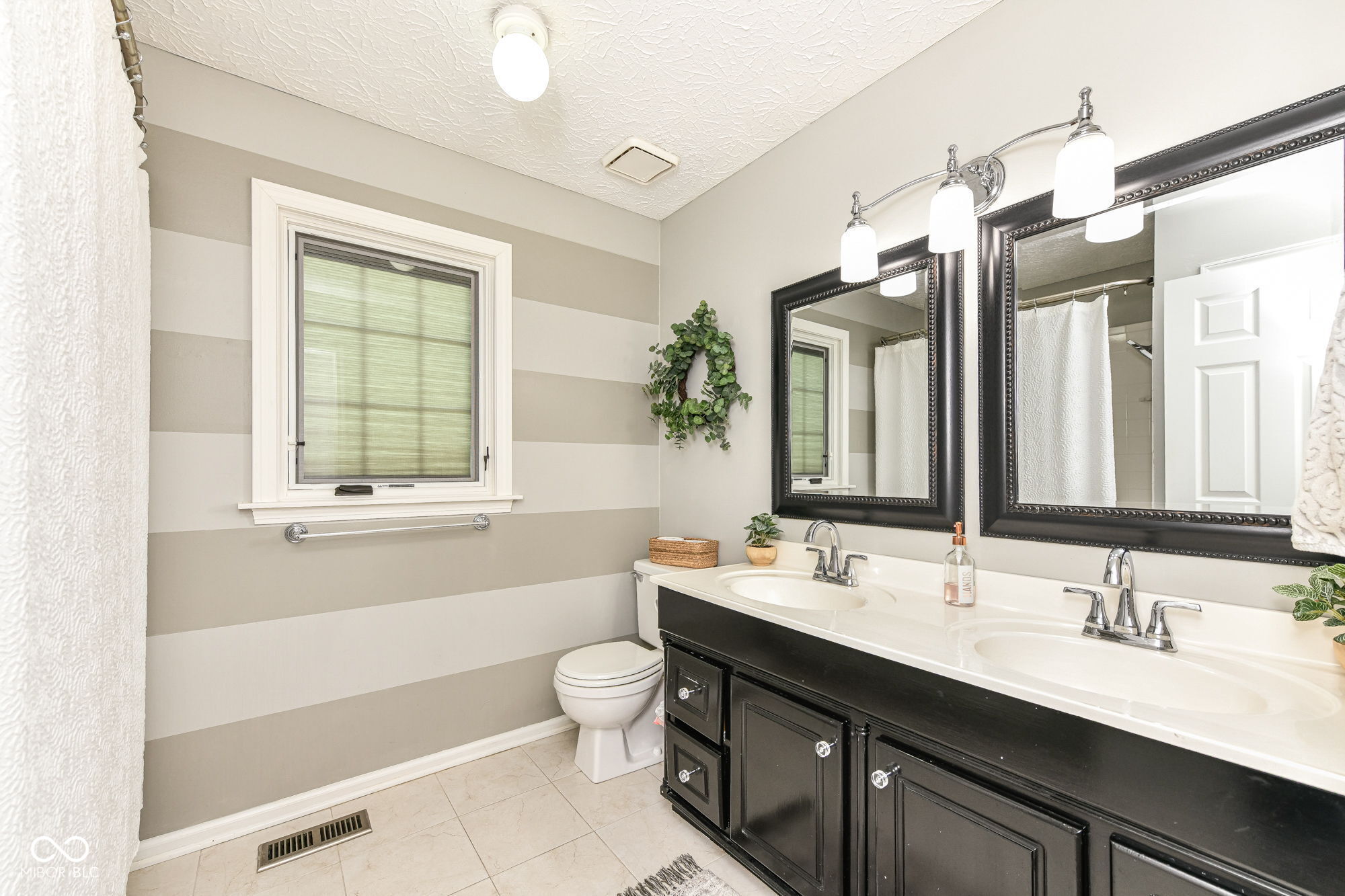485 Meadowview Court