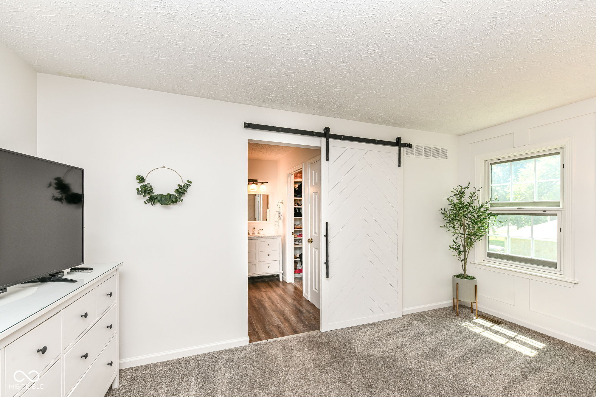 485 Meadowview Court